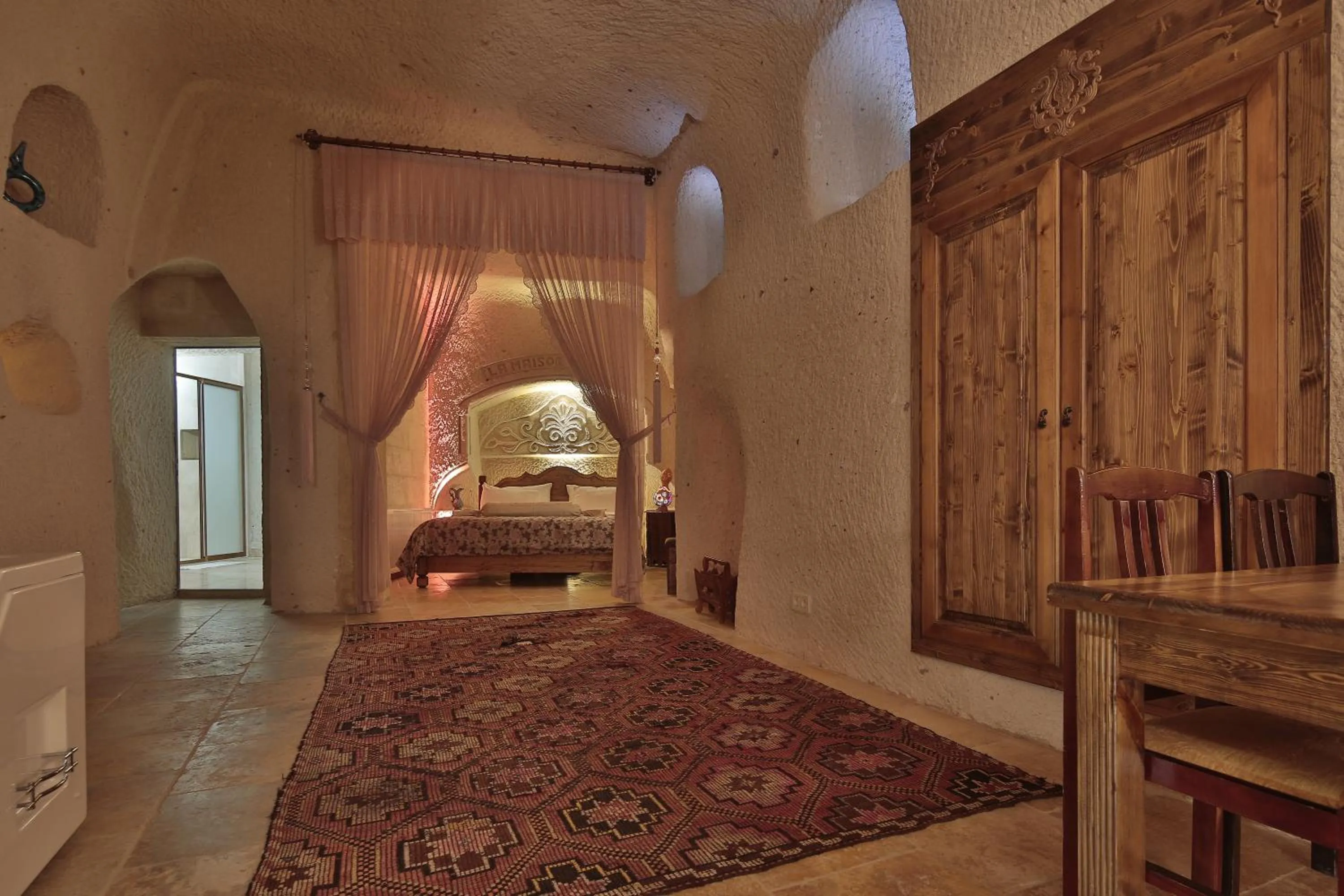 Other, Bed in My Cave La Maison Du Reve