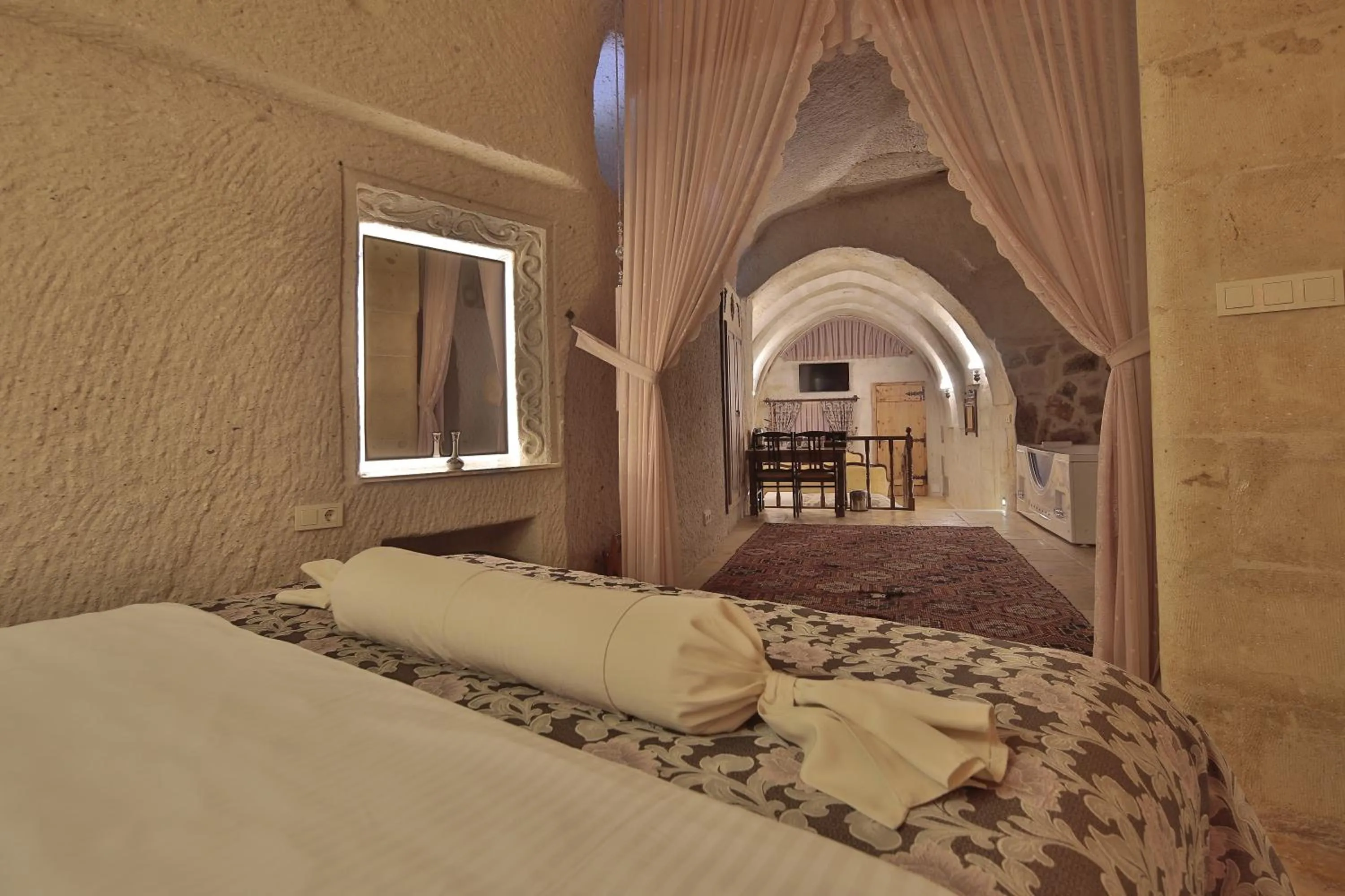 Photo of the whole room, Bed in My Cave La Maison Du Reve