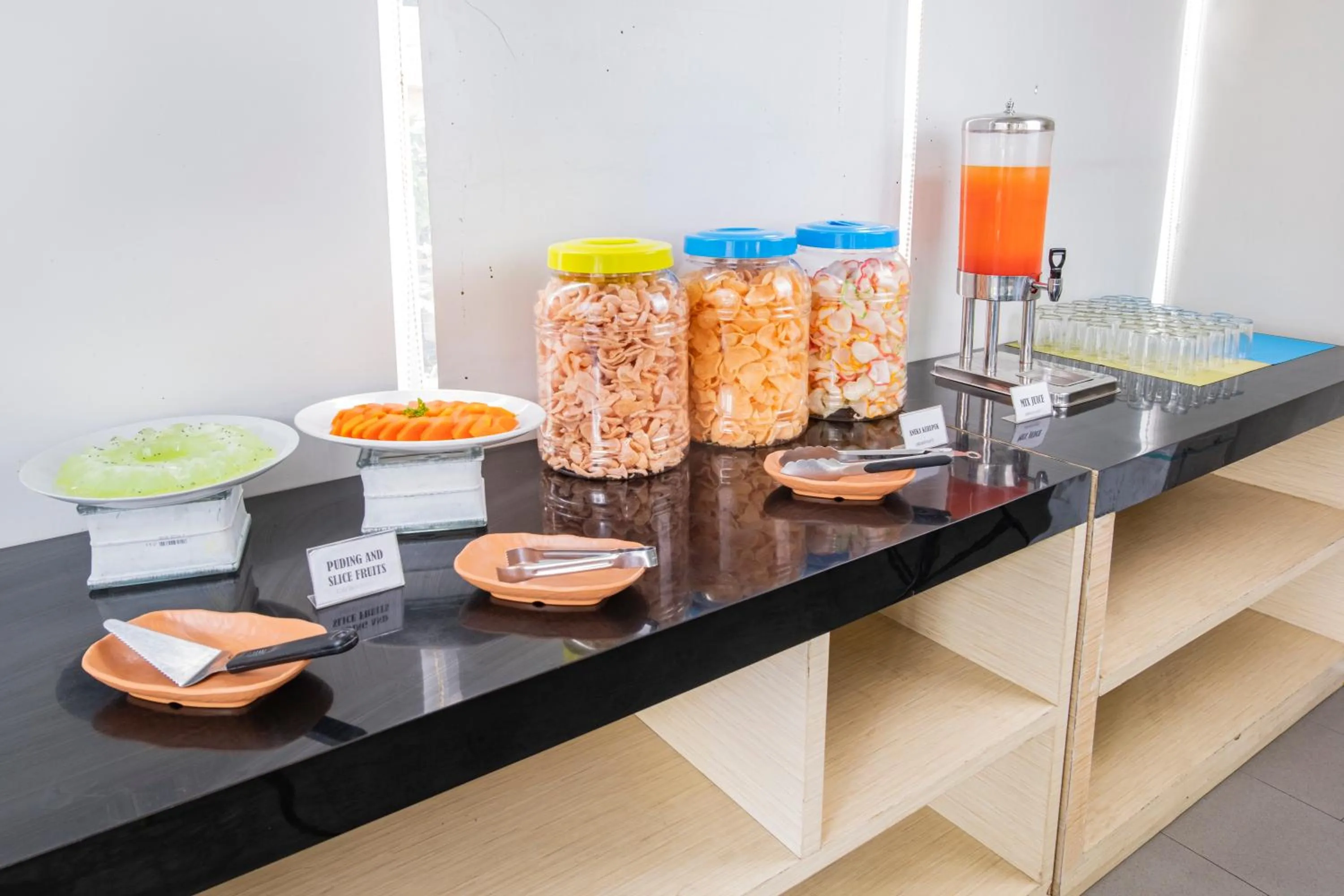 Restaurant/places to eat in Hotel Citradream Bandung