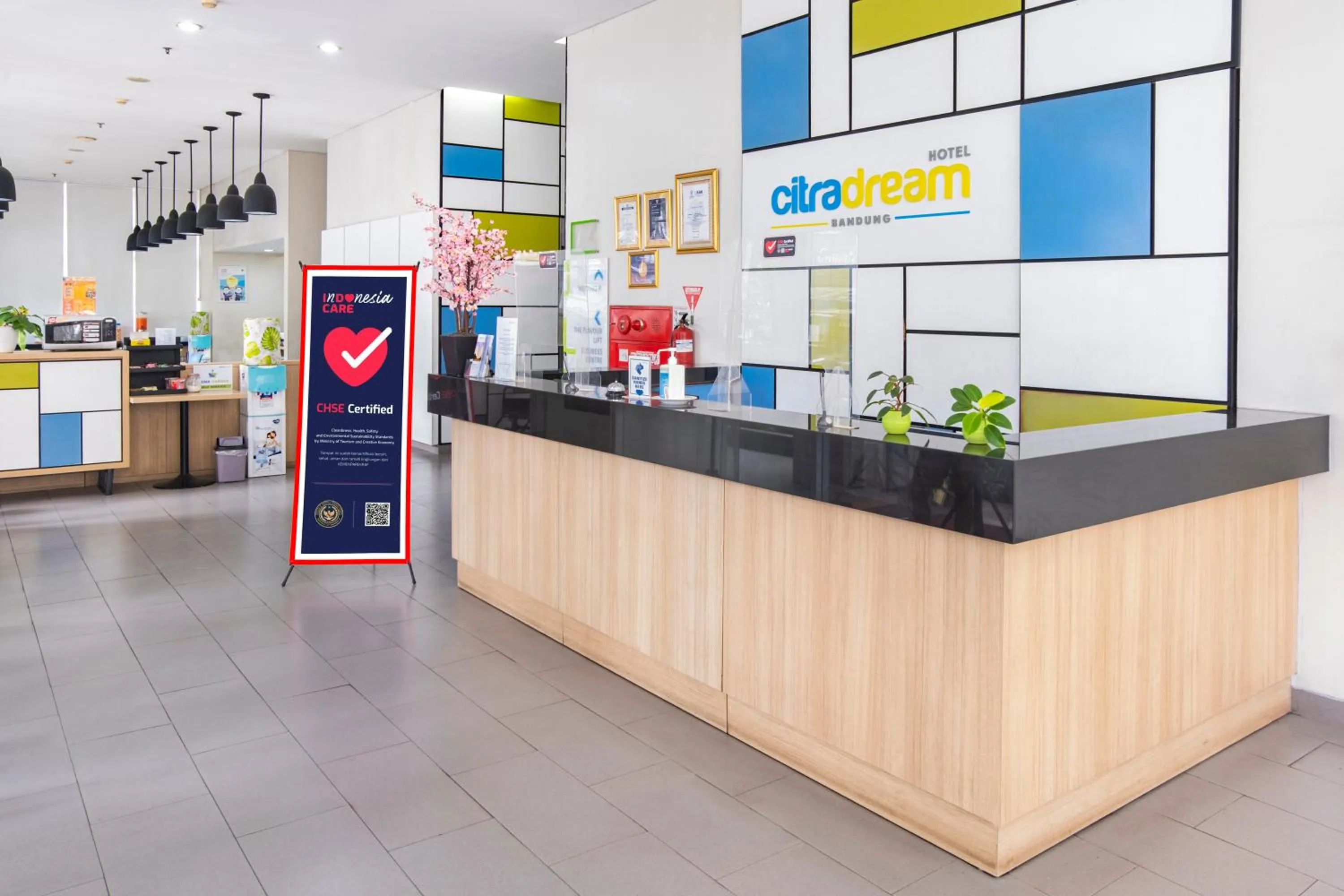 Lobby or reception in Hotel Citradream Bandung