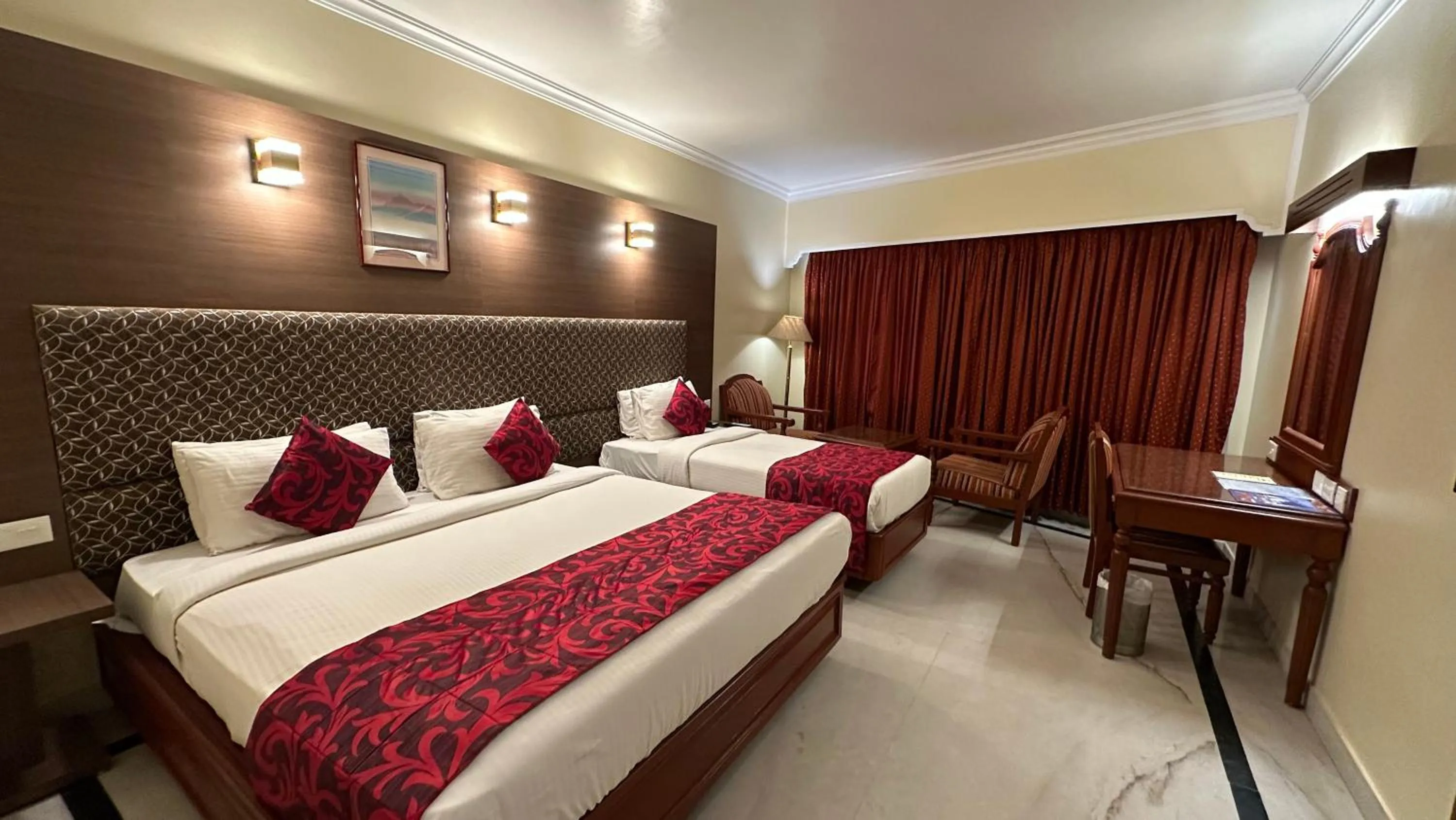 Bedroom, Bed in Hotel Annamalai International