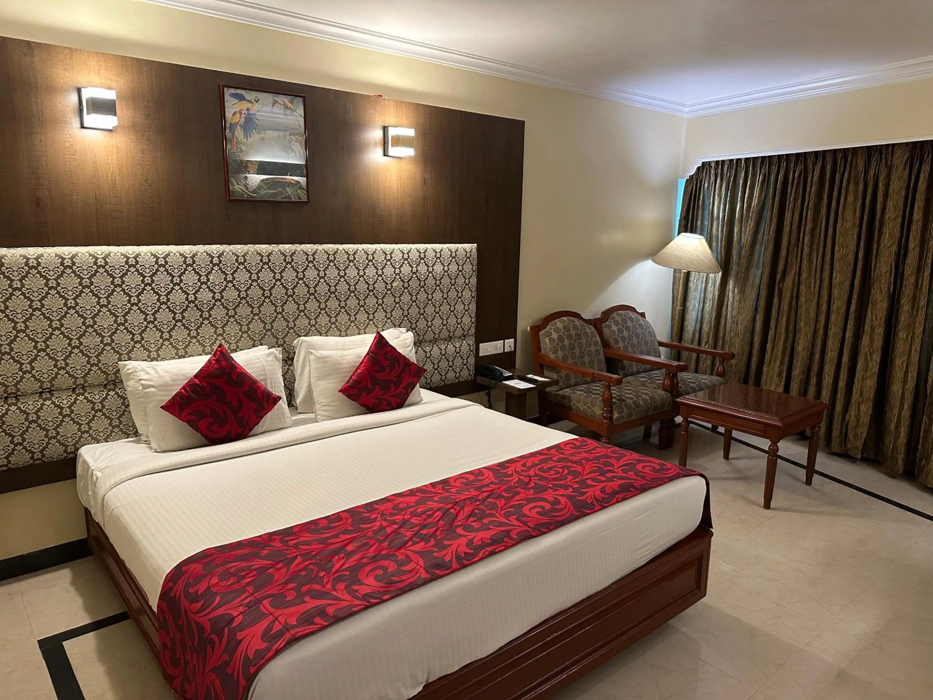 Bedroom, Bed in Hotel Annamalai International