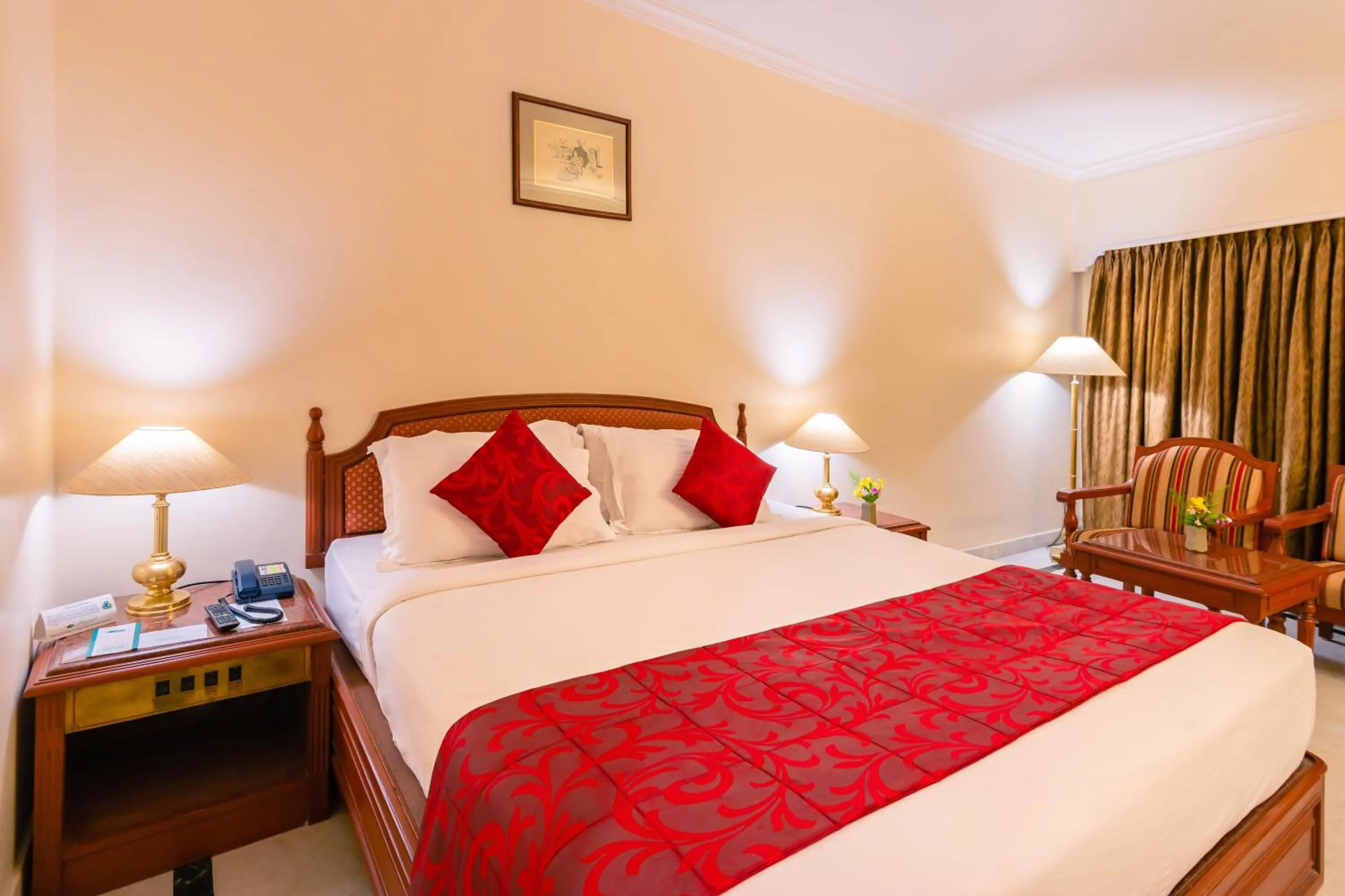 Bed in Hotel Annamalai International