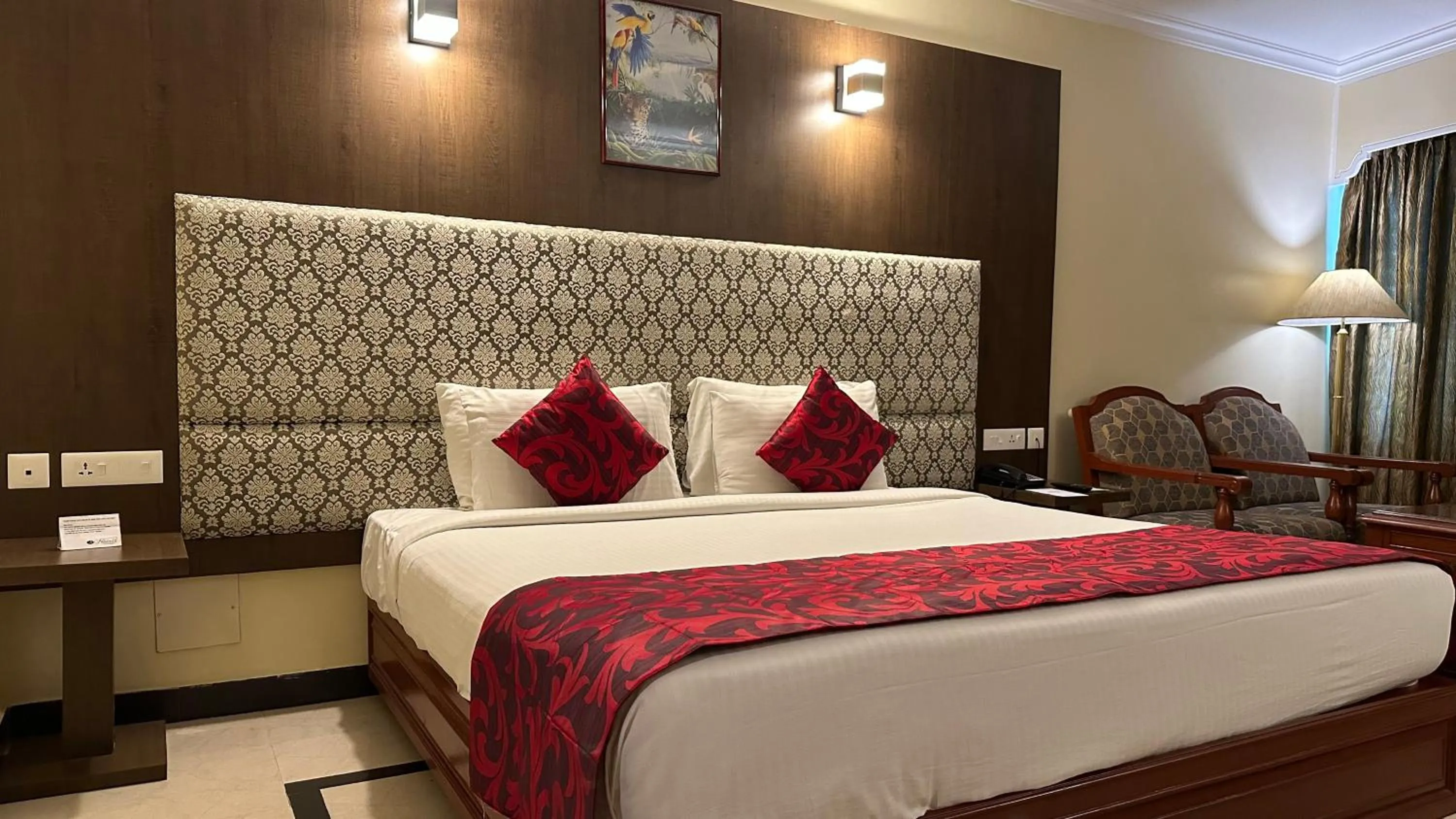 Bedroom, Bed in Hotel Annamalai International