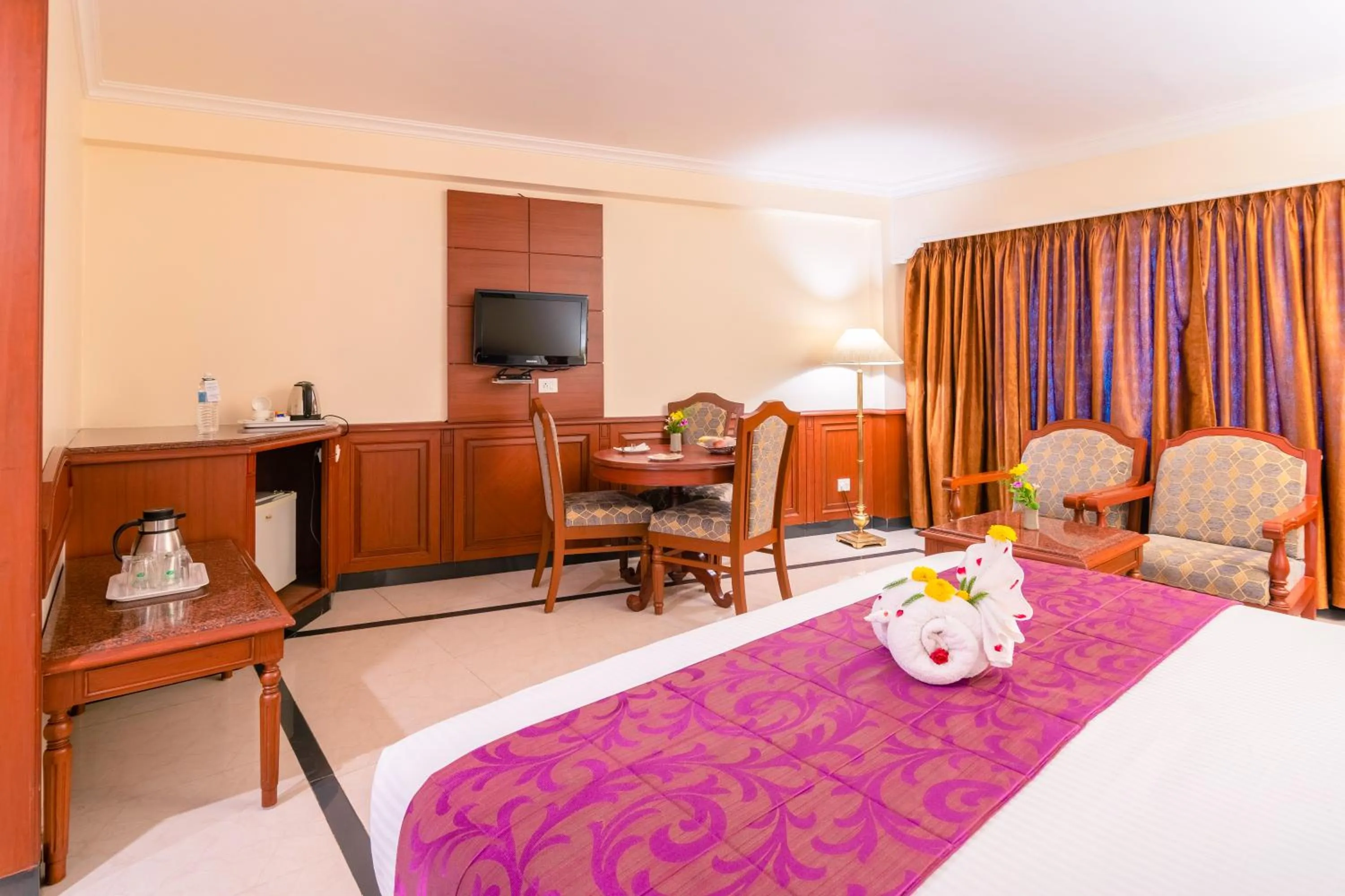 Photo of the whole room, Bed in Hotel Annamalai International