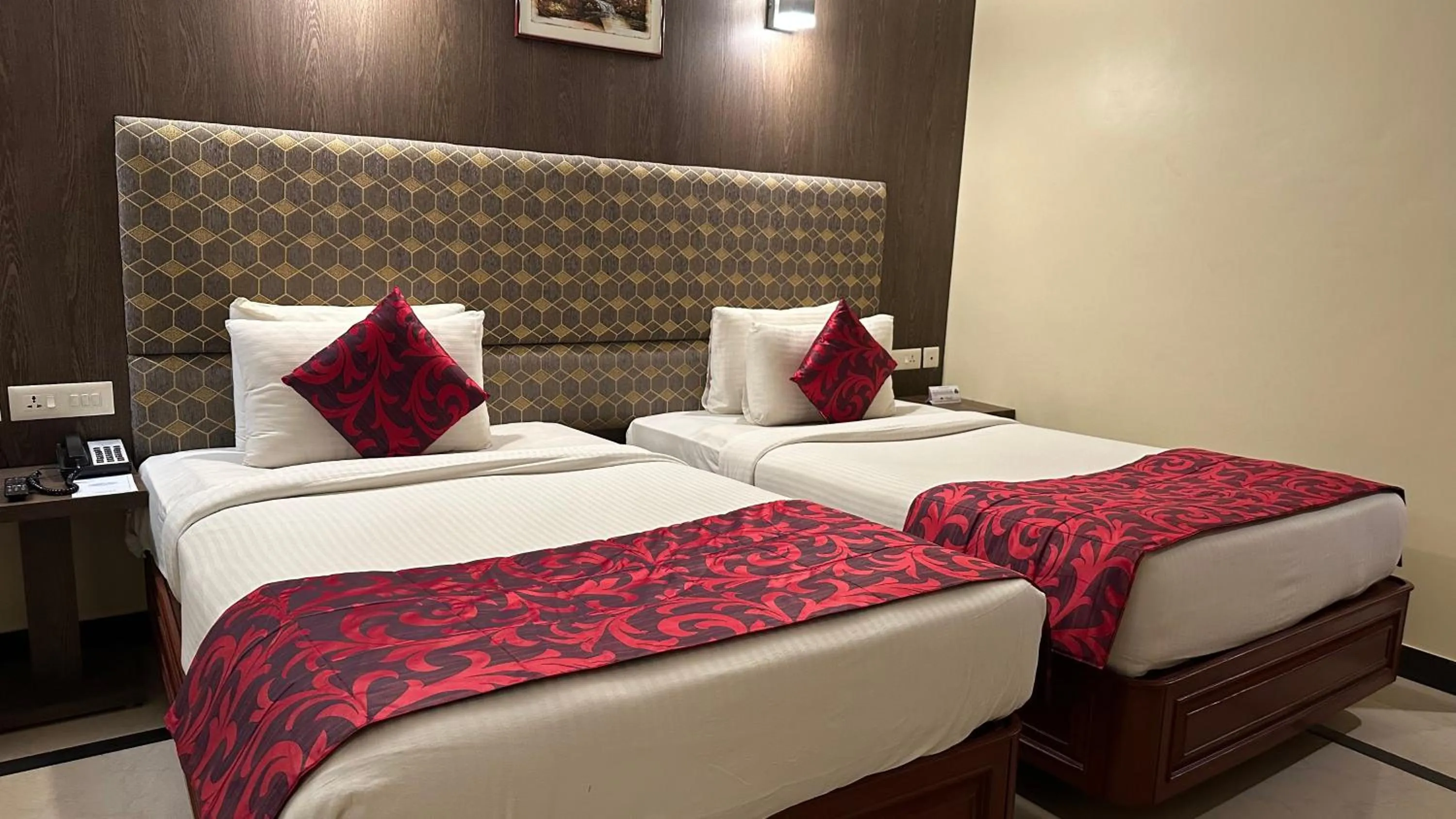 Bedroom, Bed in Hotel Annamalai International