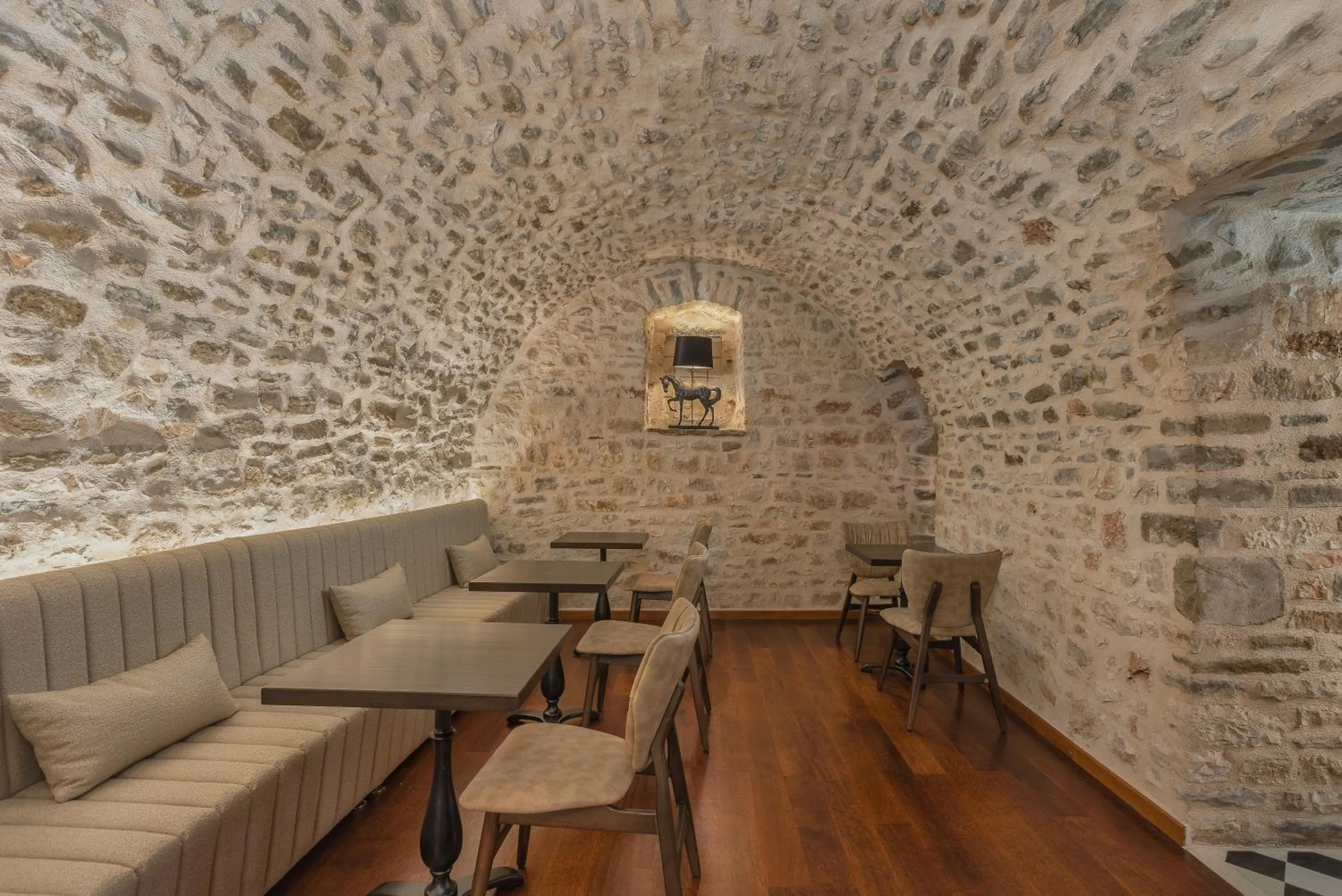 Restaurant/places to eat in Stoes Boutique Hotel