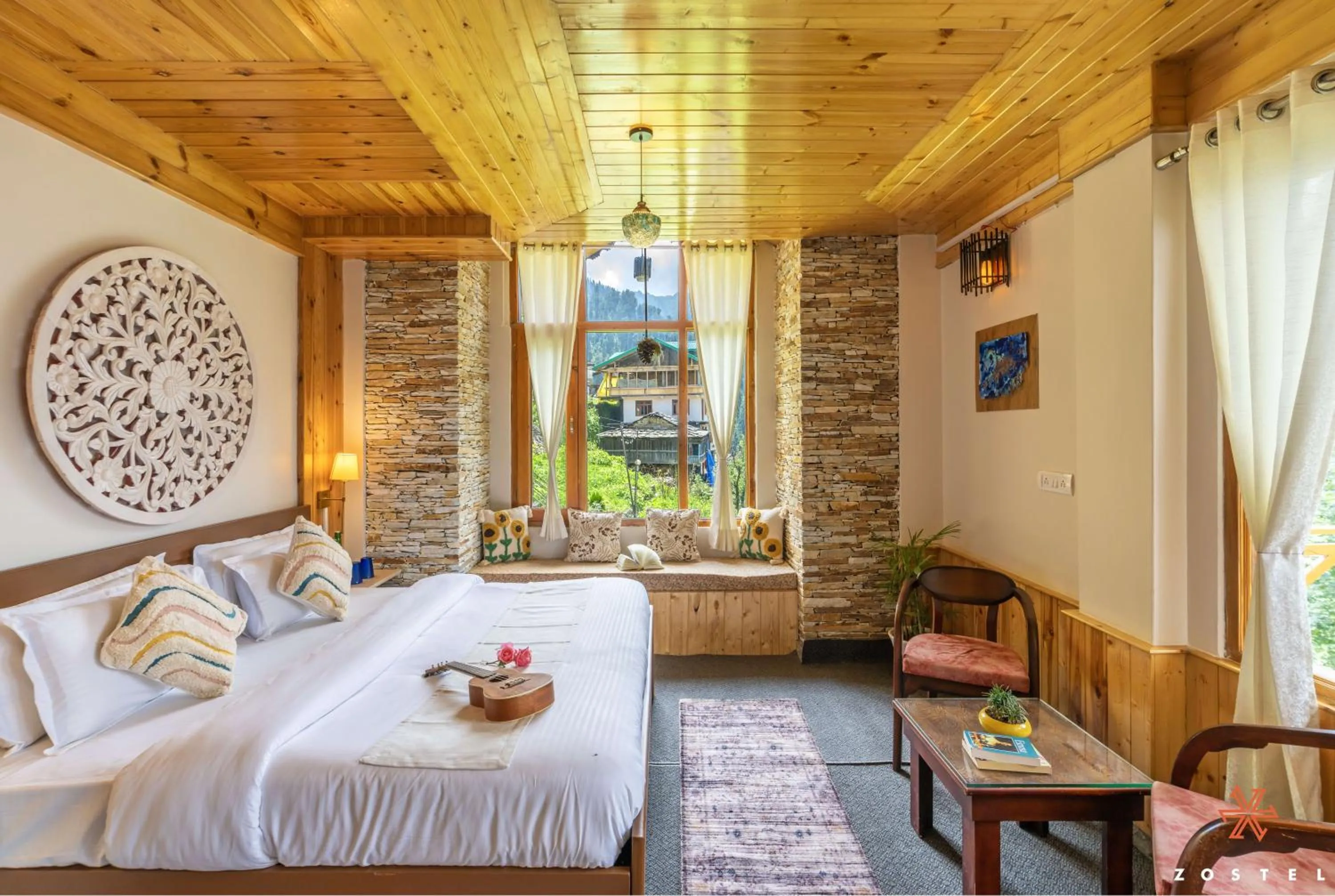 Bed in Zostel Shoja, Jibhi