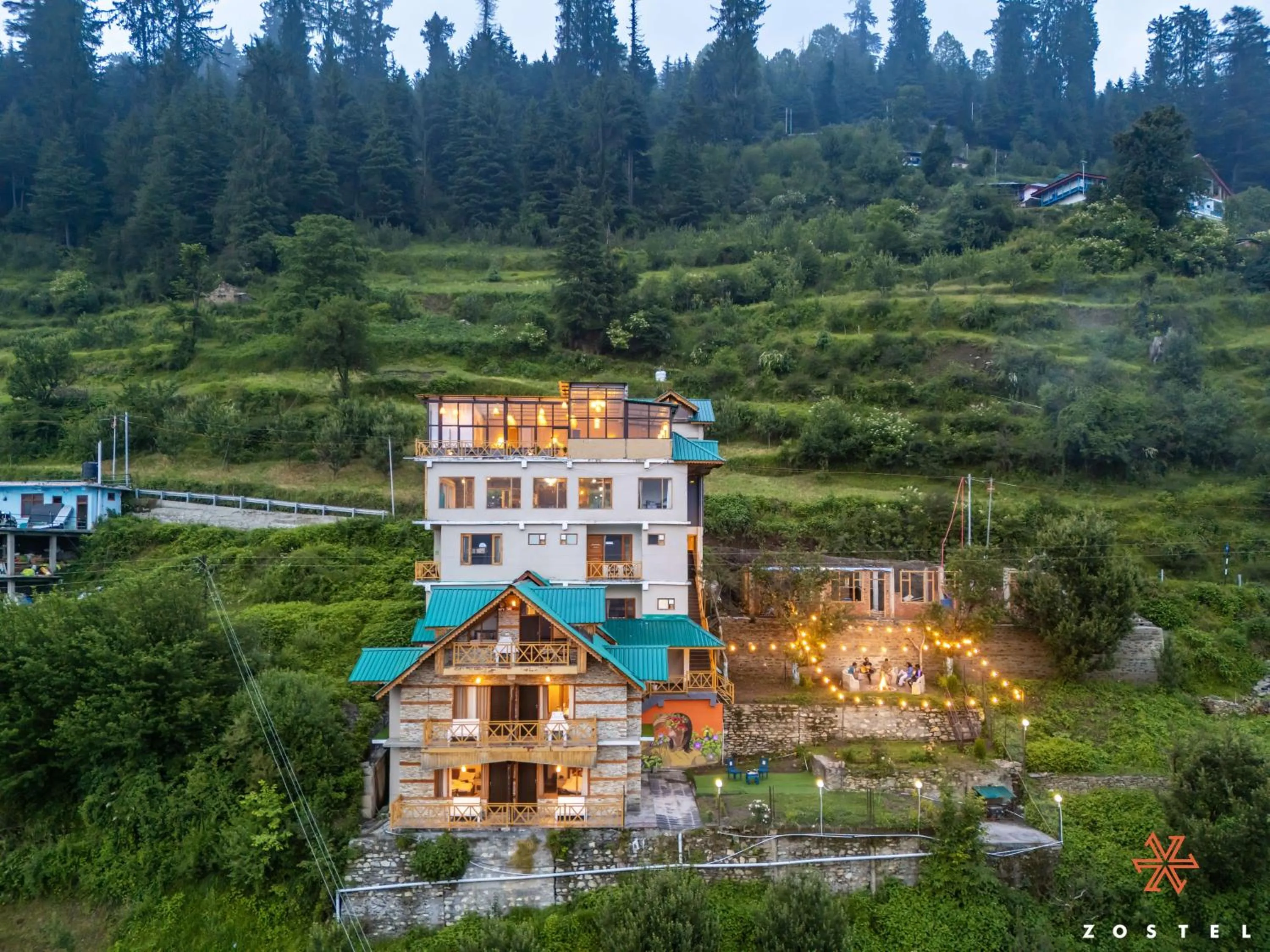 Property building in Zostel Shoja, Jibhi