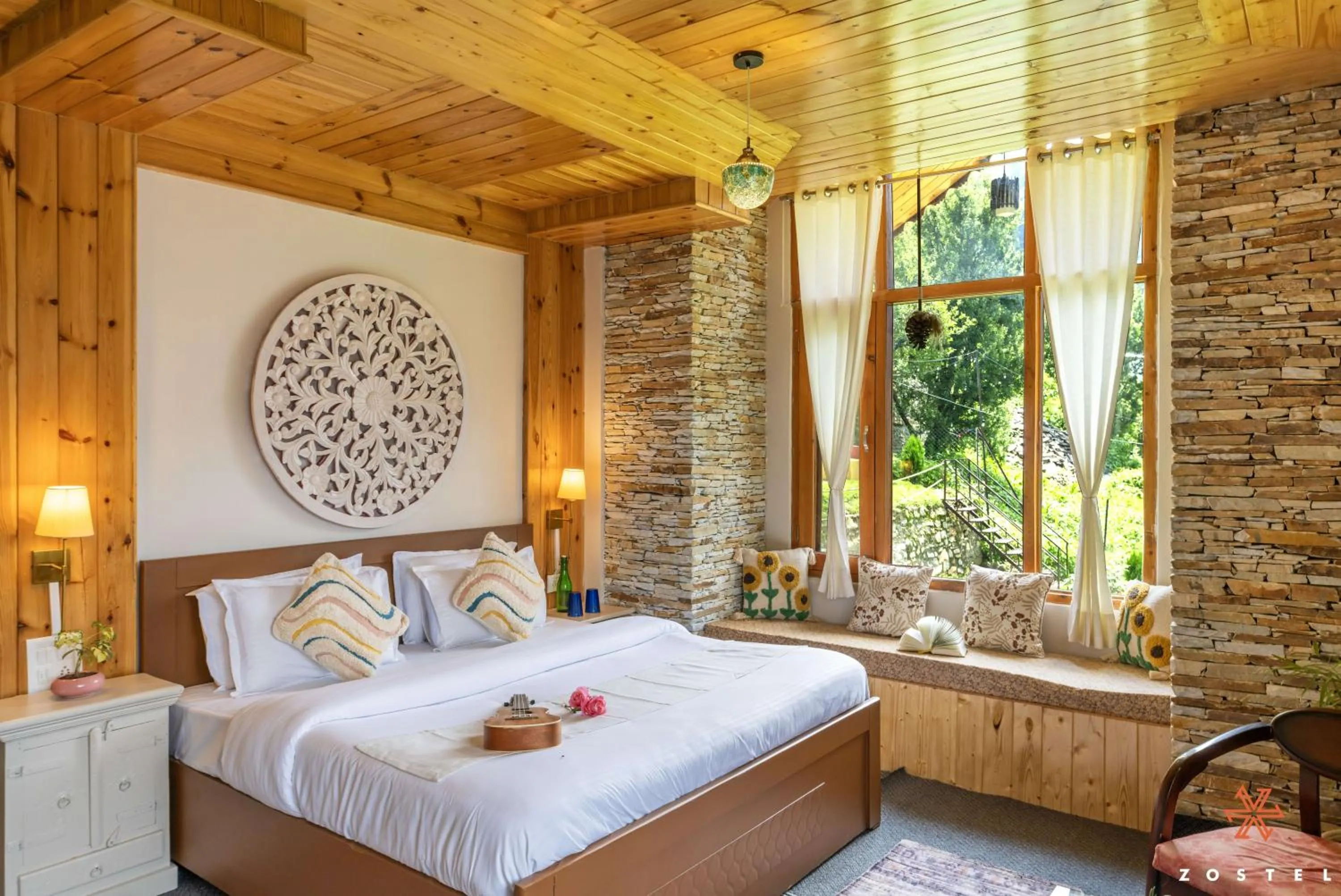 Bed in Zostel Shoja, Jibhi