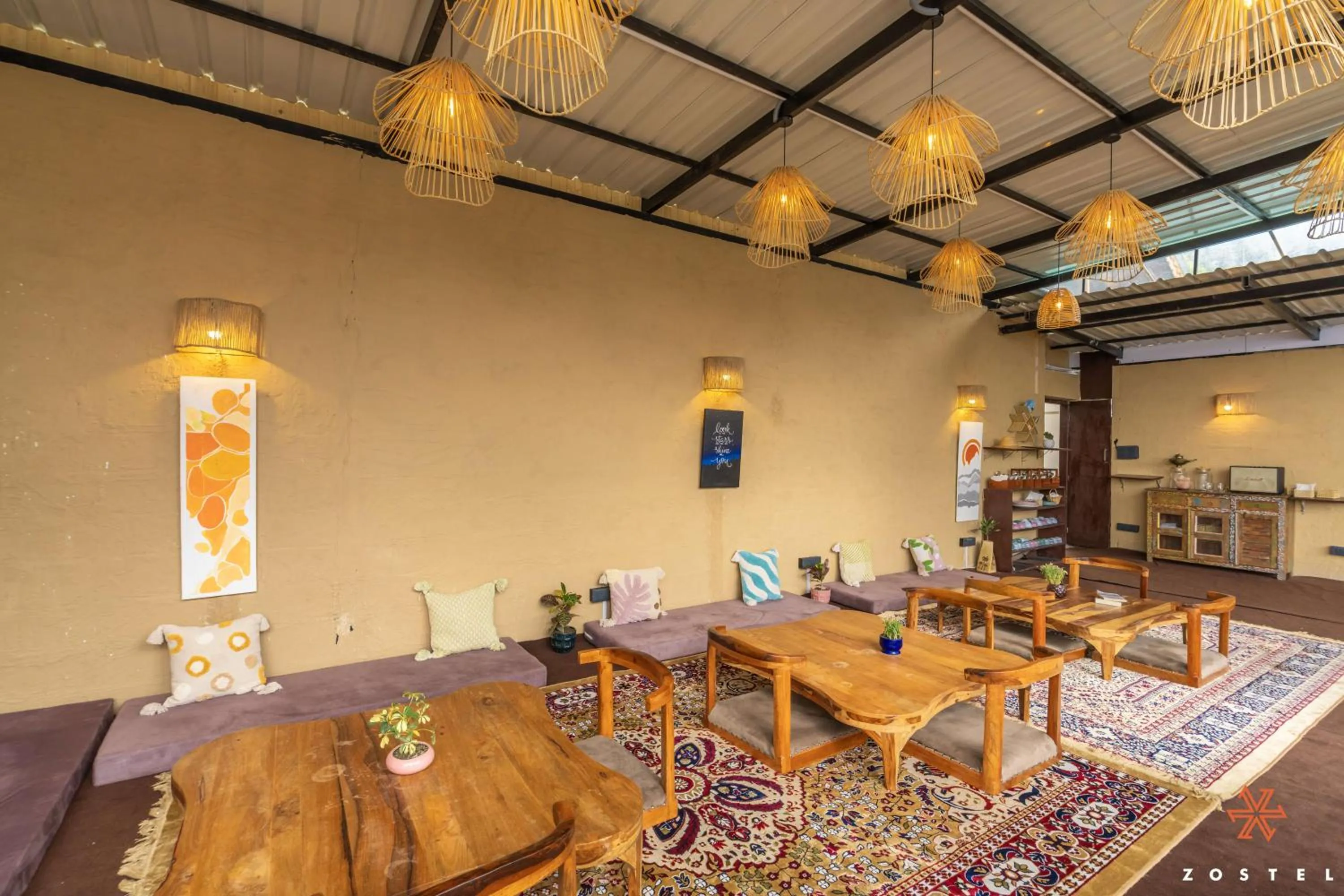 Restaurant/places to eat in Zostel Shoja, Jibhi