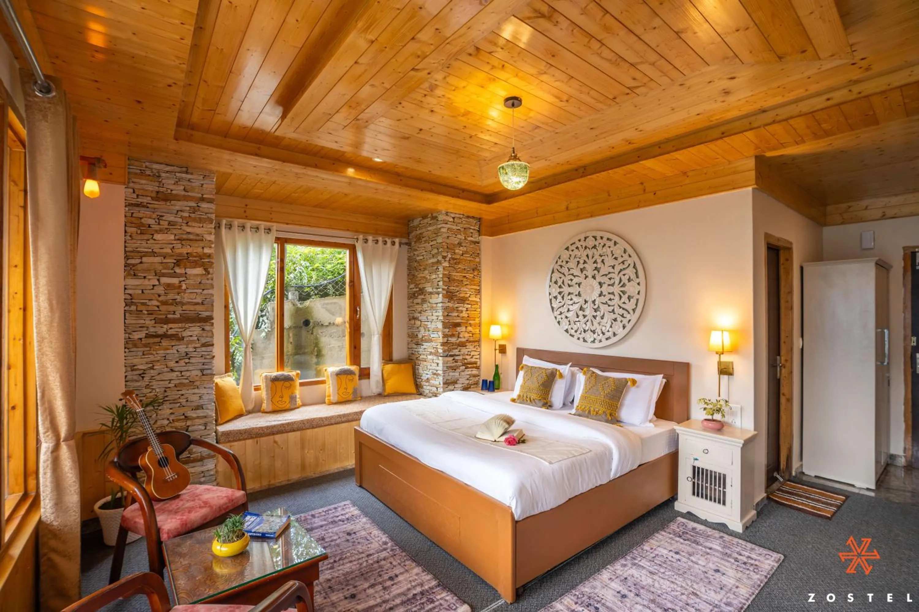 Bed in Zostel Shoja, Jibhi