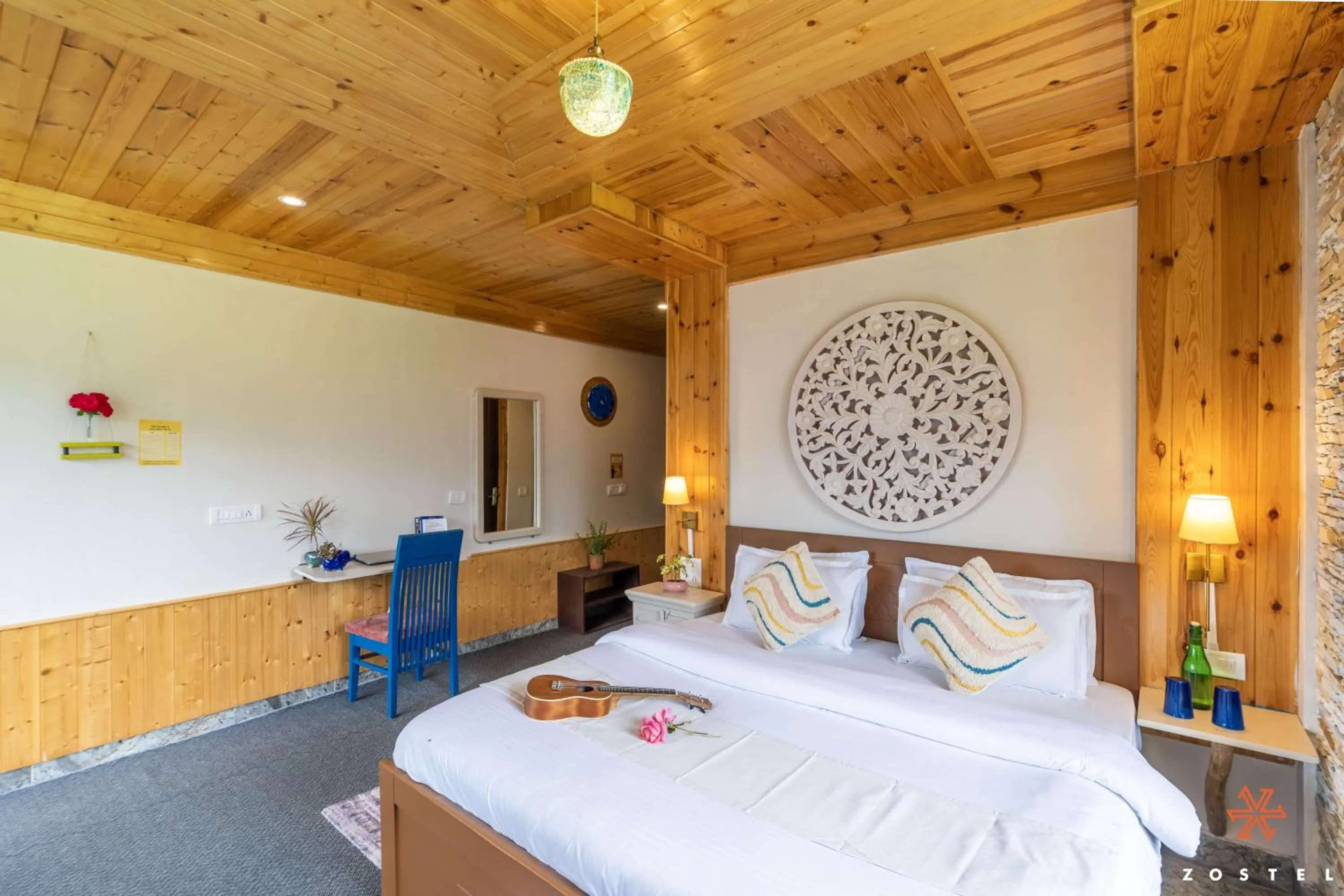 Bed in Zostel Shoja, Jibhi