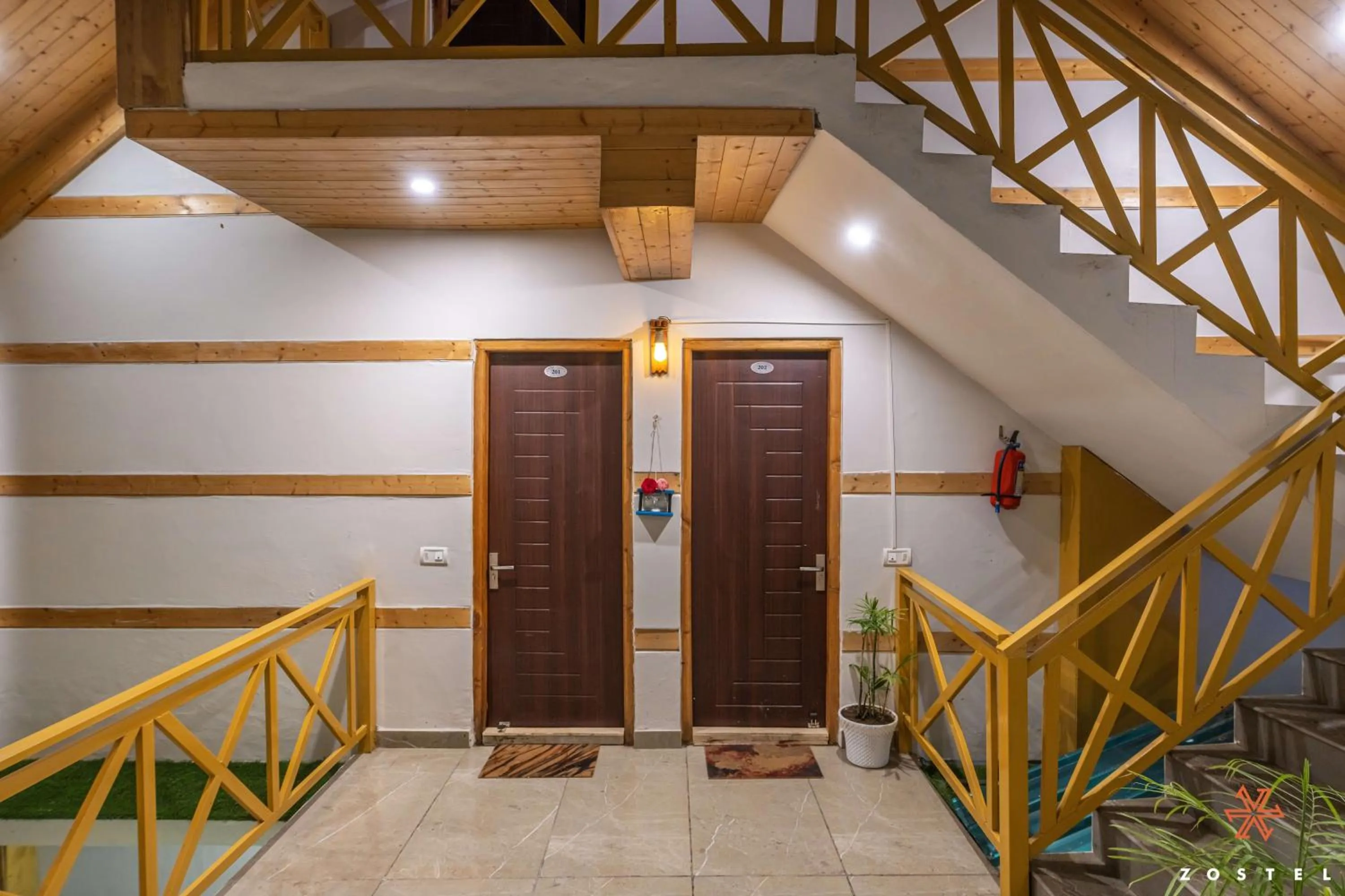 Decorative detail in Zostel Shoja, Jibhi