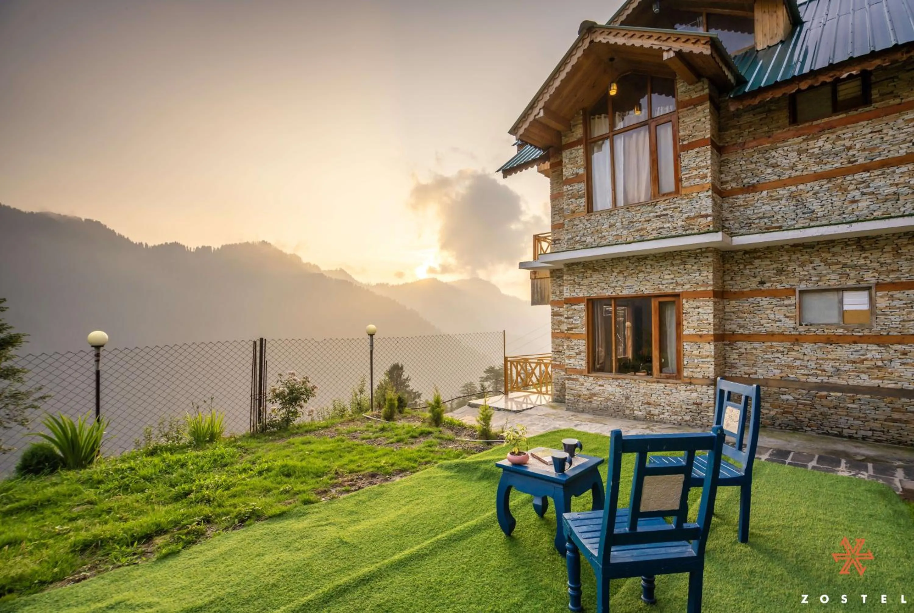 Property building in Zostel Shoja, Jibhi