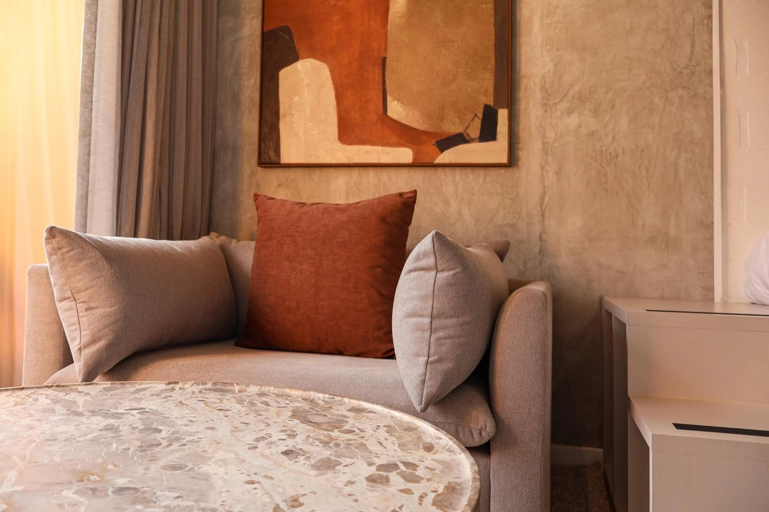 Living room, Bed in EIGHTY2 ON M - Fluent Serviced Apartments