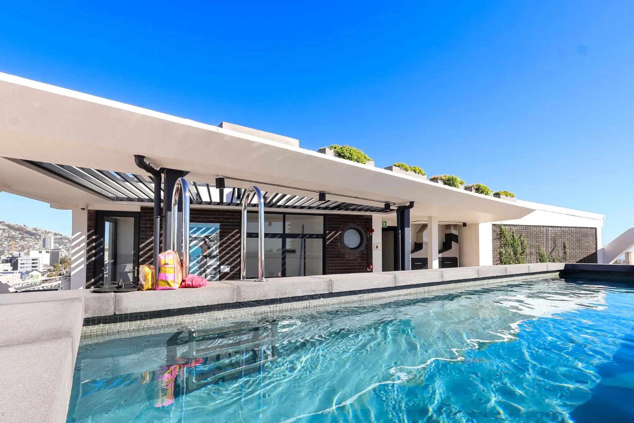 Swimming pool in EIGHTY2 ON M - Fluent Serviced Apartments