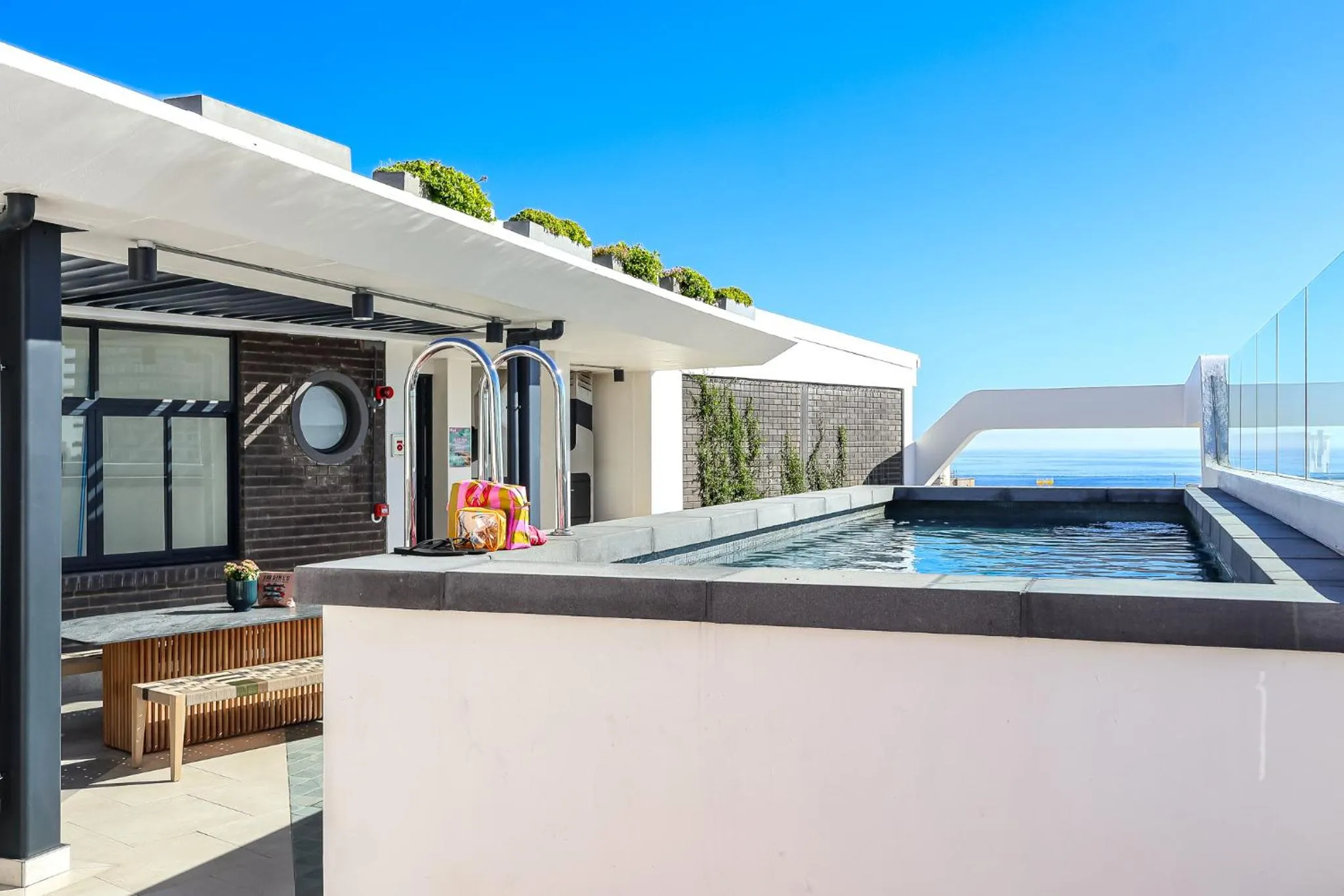 Swimming pool in EIGHTY2 ON M - Fluent Serviced Apartments