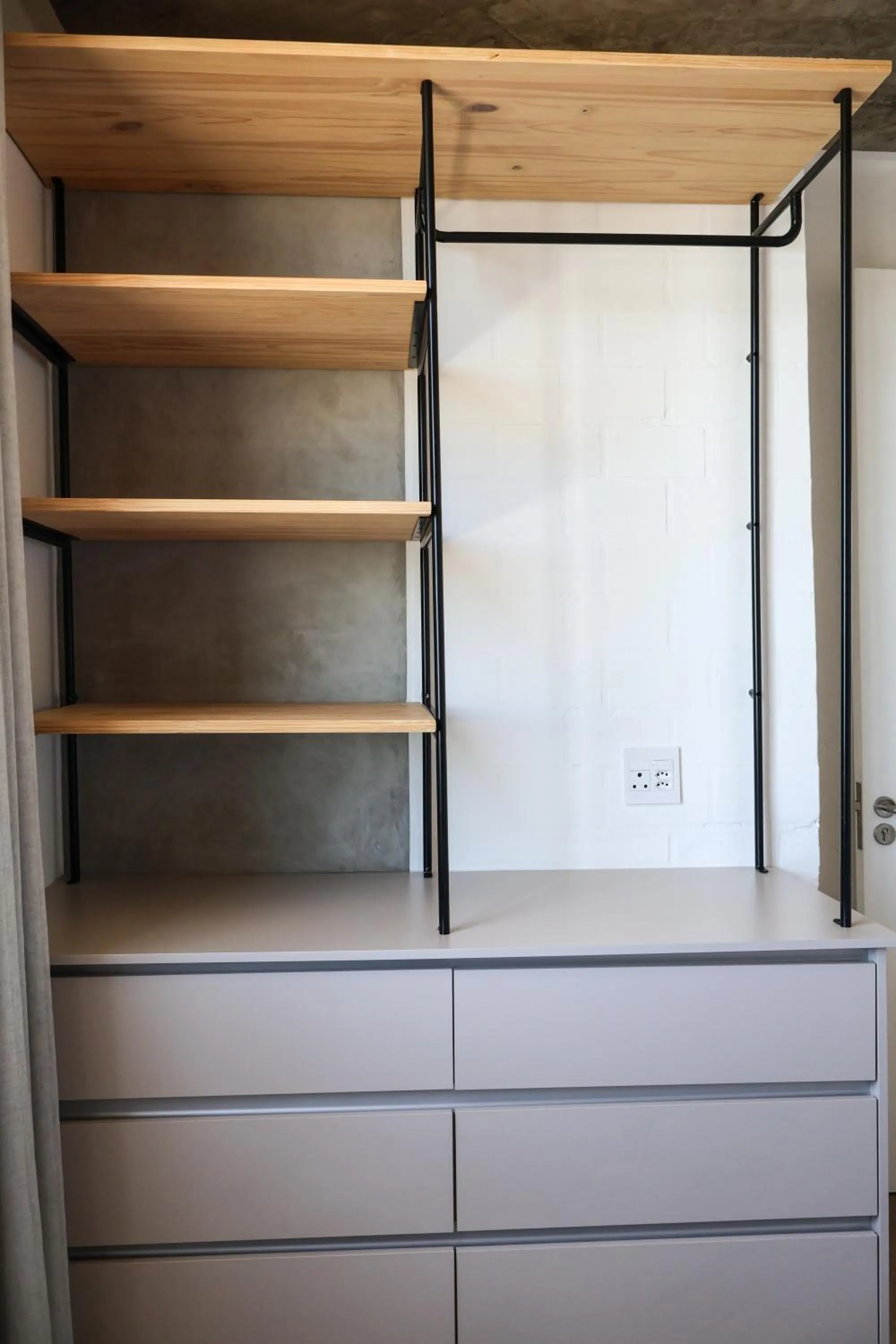 wardrobe in EIGHTY2 ON M - Fluent Serviced Apartments