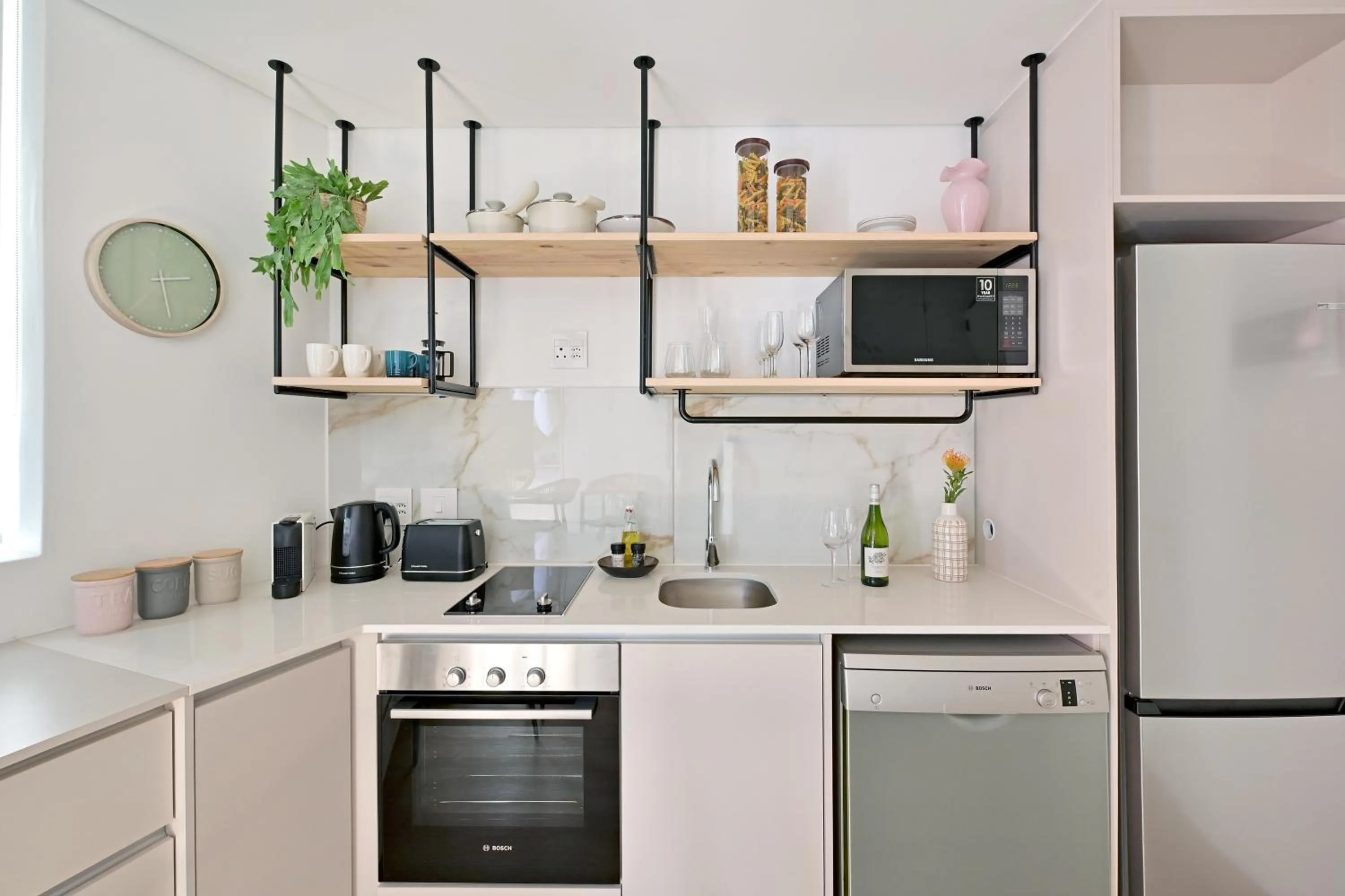 Coffee/tea facilities in EIGHTY2 ON M - Fluent Serviced Apartments