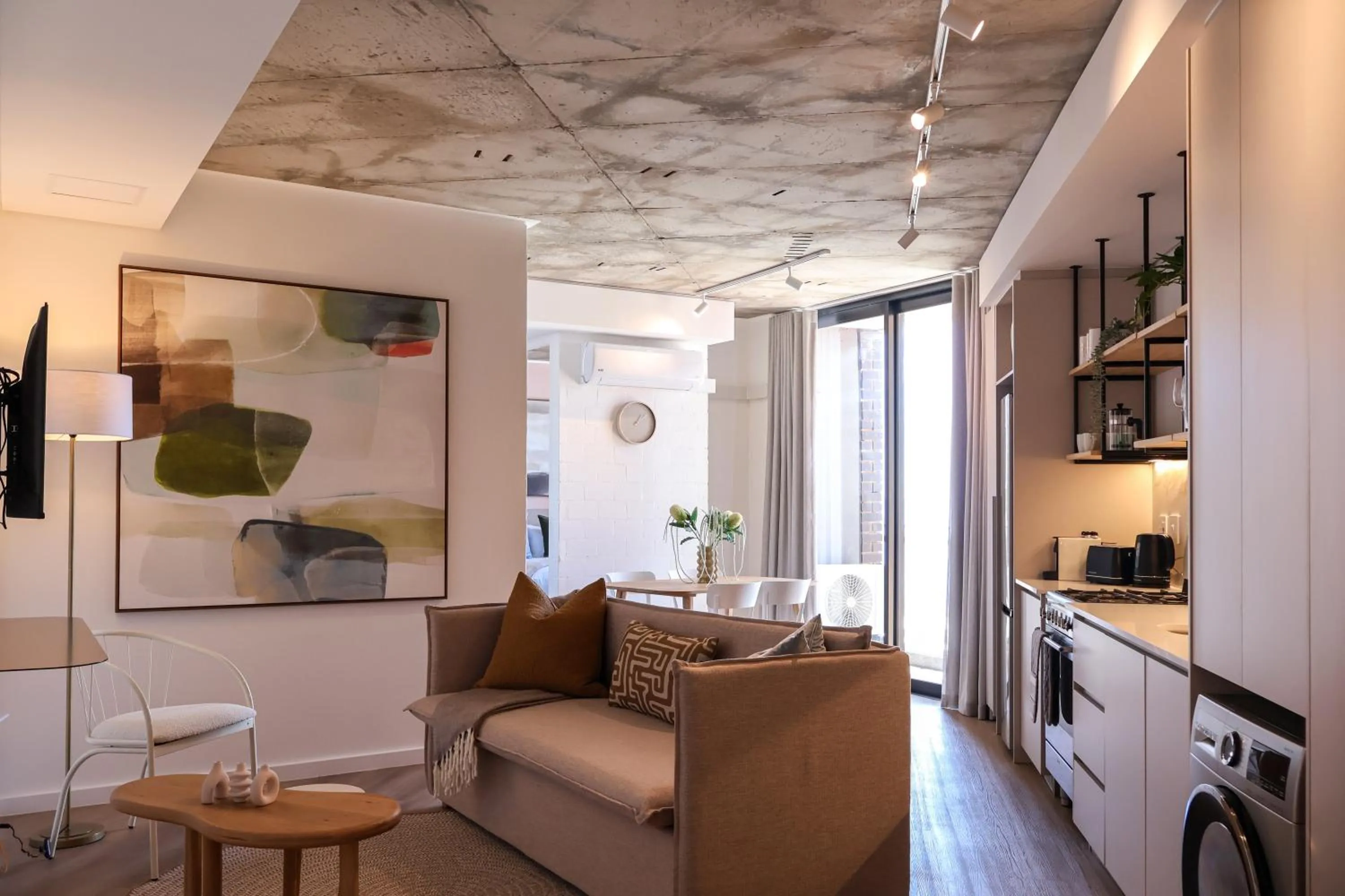 Kitchen or kitchenette in EIGHTY2 ON M - Fluent Serviced Apartments