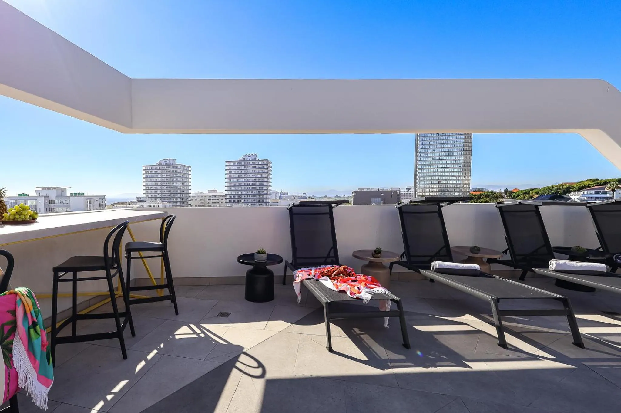 sunbed in EIGHTY2 ON M - Fluent Serviced Apartments