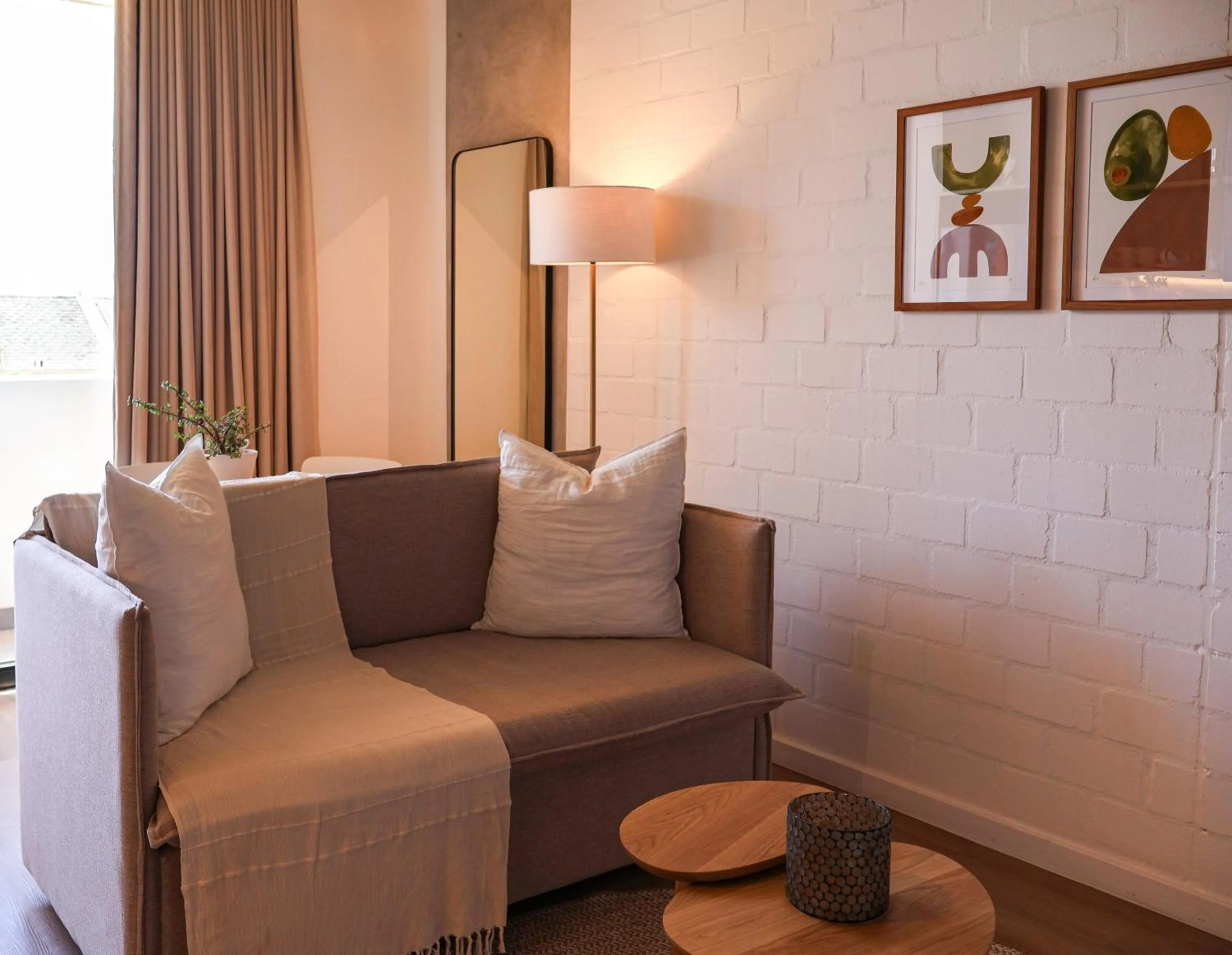 Living room in EIGHTY2 ON M - Fluent Serviced Apartments