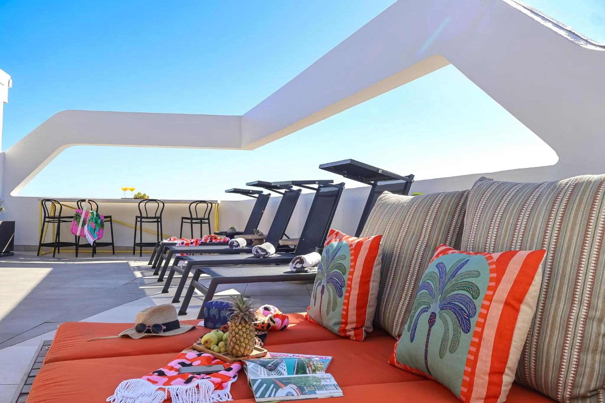 sunbed in EIGHTY2 ON M - Fluent Serviced Apartments