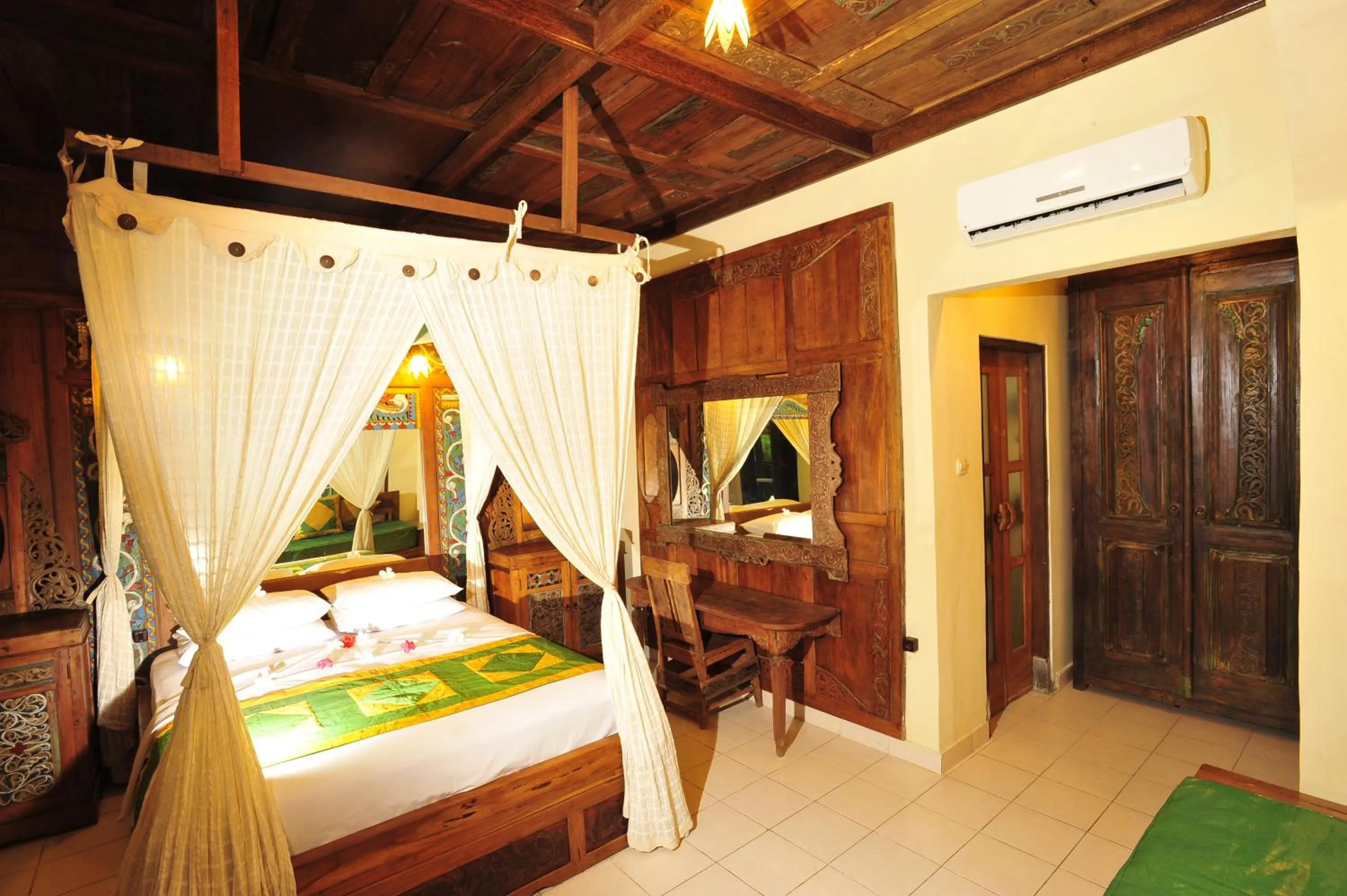 Bedroom, Bed in Hotel Pondok Sari Beach & SPA Resort