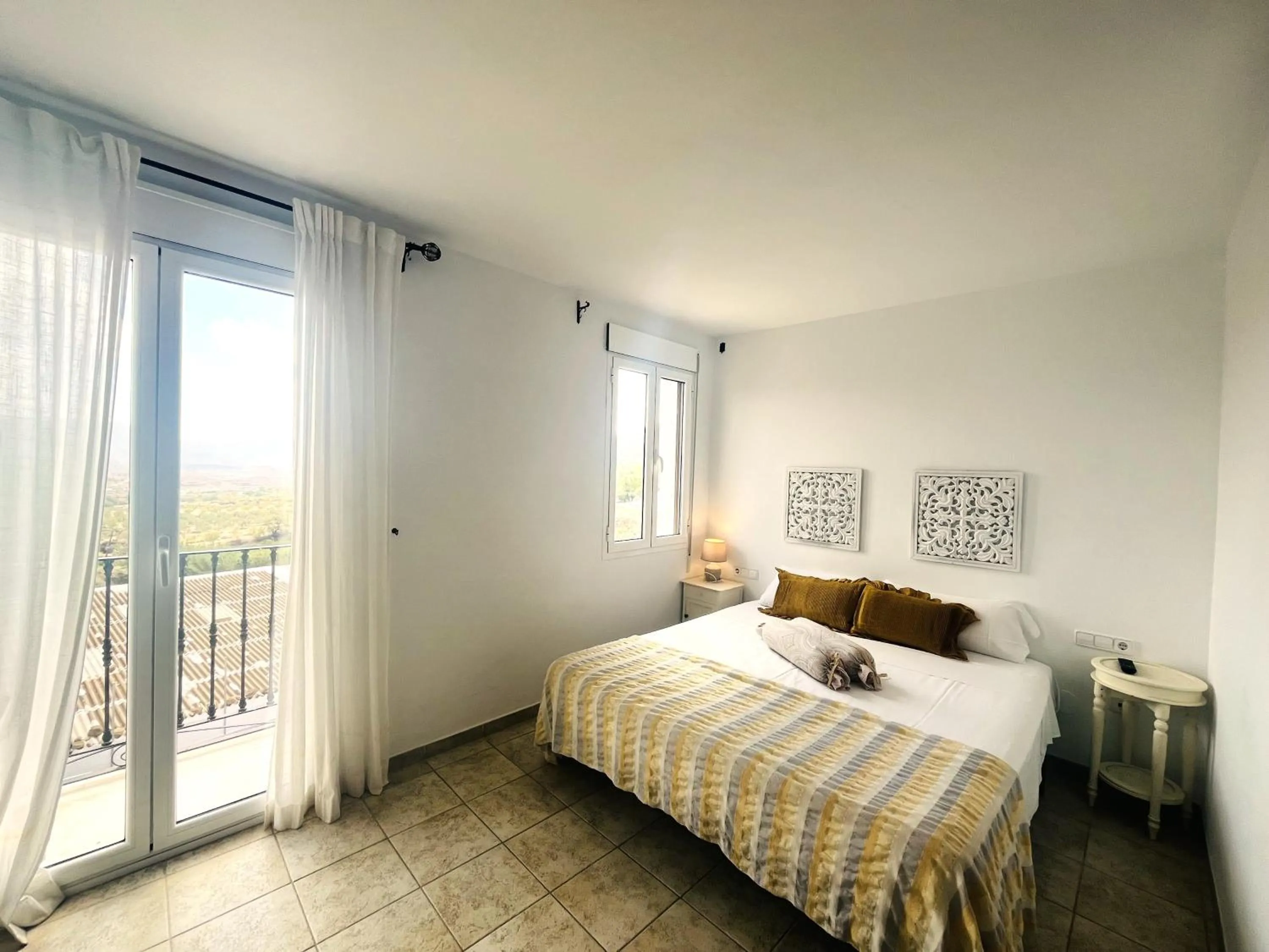 Bedroom, Bed in HOTEL MUSEO Lucainena