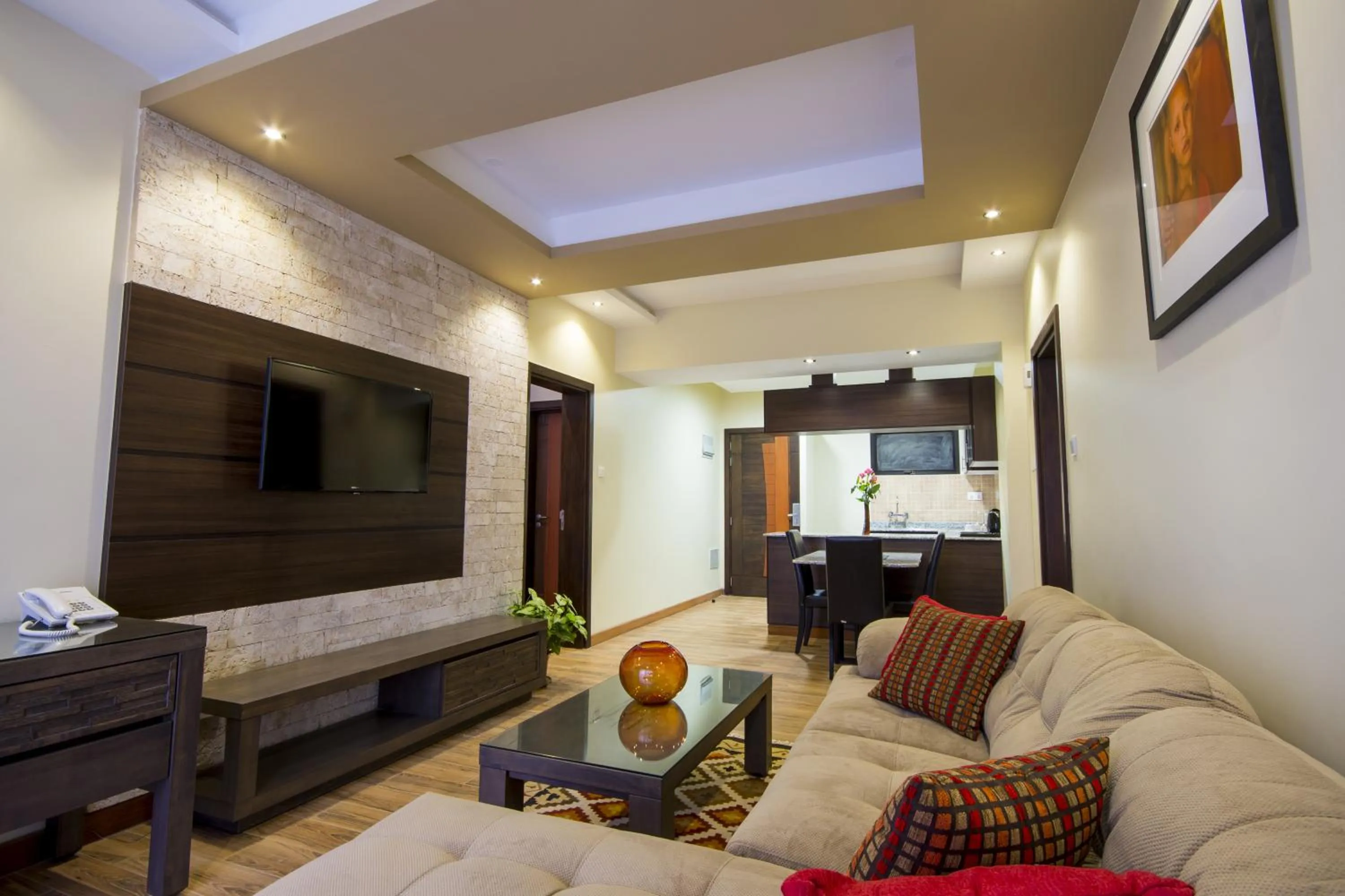 TV and multimedia, Bed in Bidwood Suite Hotel