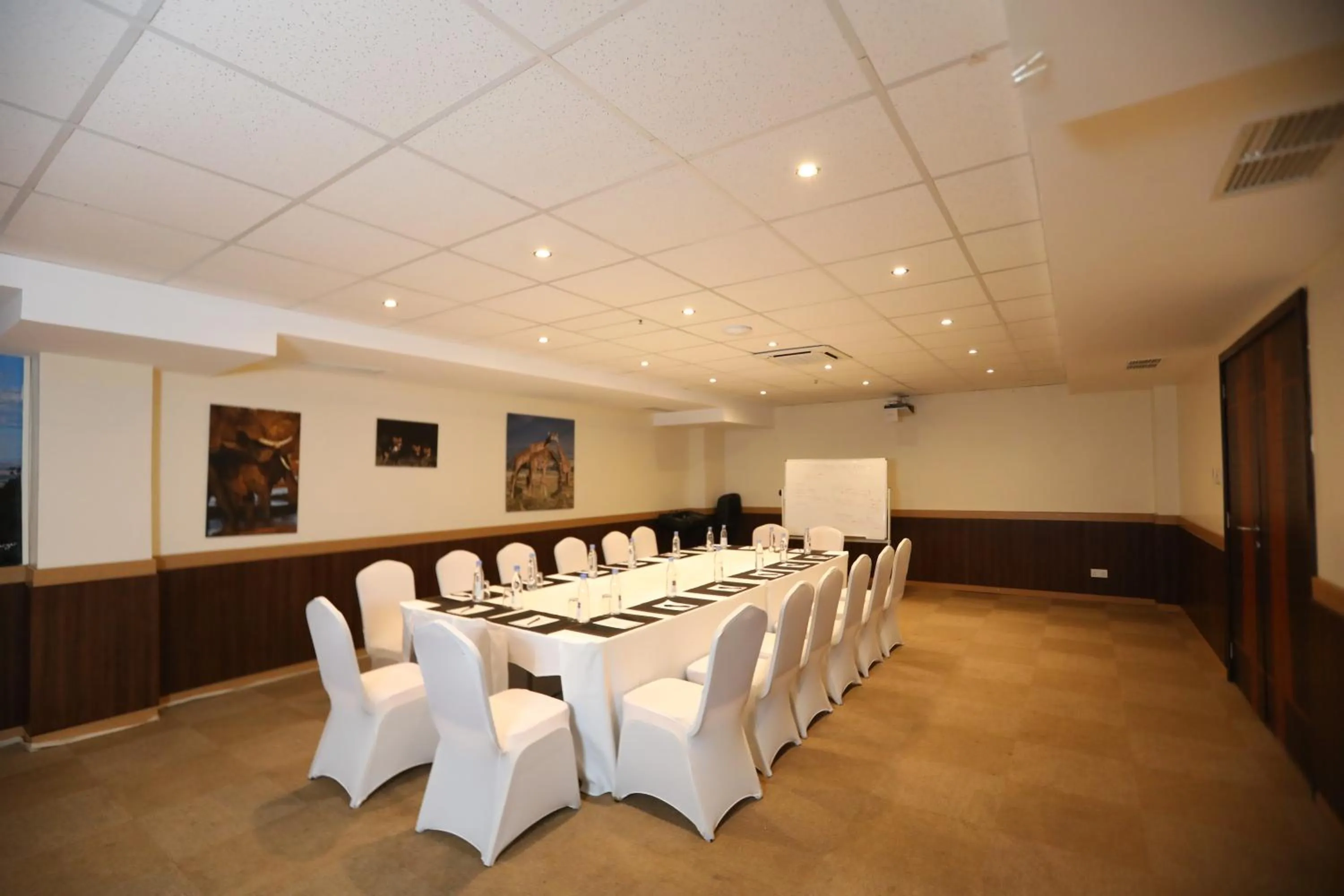 Business facilities in Bidwood Suite Hotel