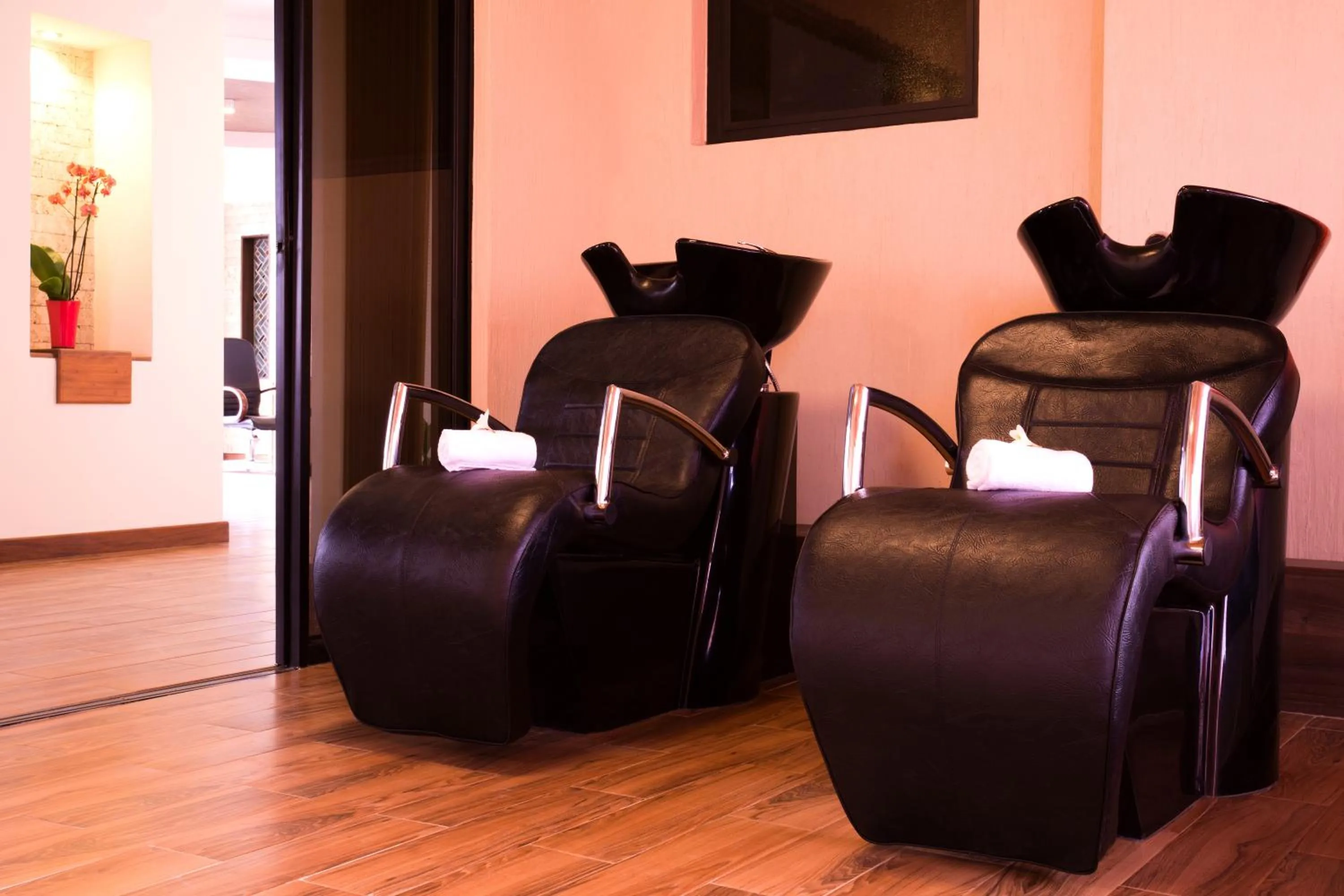 Massage in Bidwood Suite Hotel