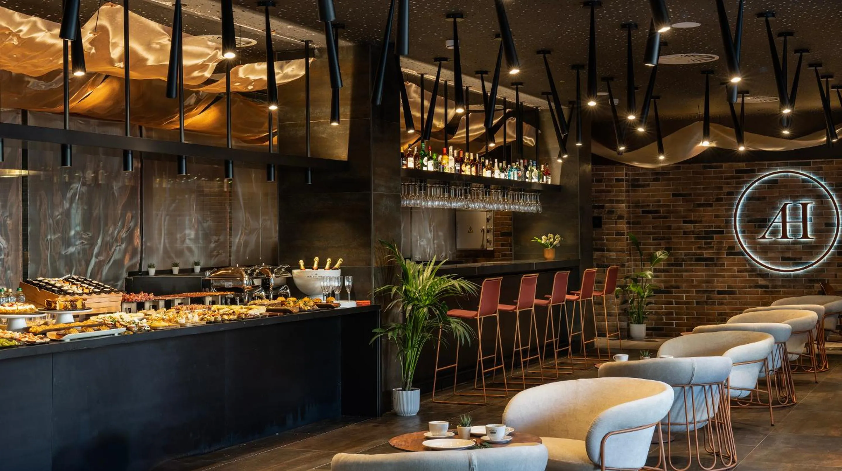 Restaurant/places to eat in Axel Hotel Bilbao - Adults Only
