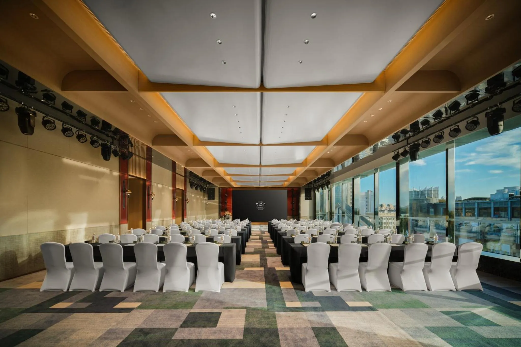 Meeting/conference room in Hotel Indigo Harbin Central Avenue by IHG