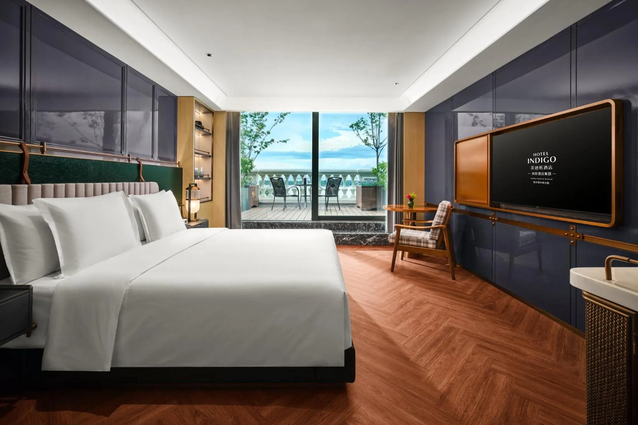 Photo of the whole room, Bed in Hotel Indigo Harbin Central Avenue by IHG