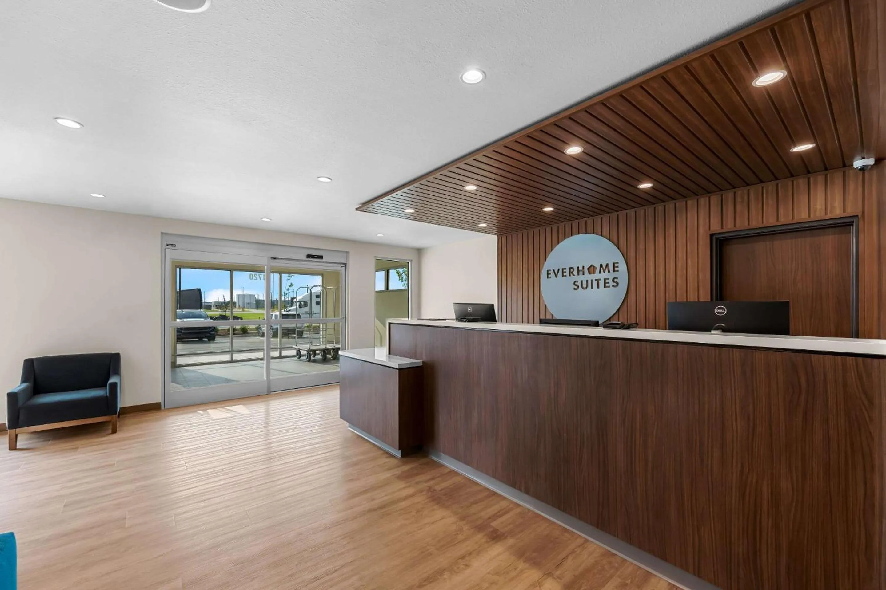 Lobby or reception in Everhome Suites Fayetteville near Fort Bragg