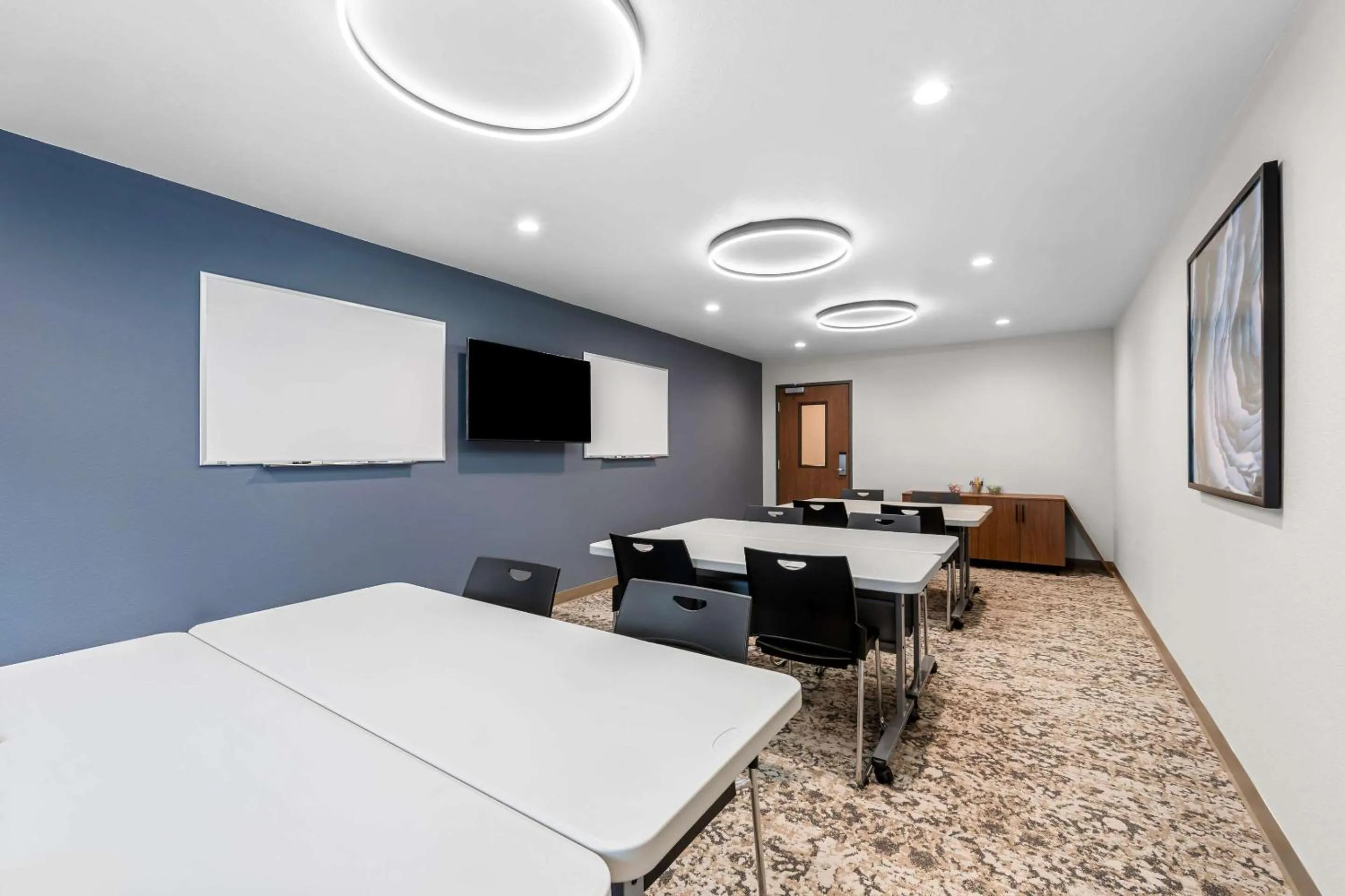 Meeting/conference room in Everhome Suites Fayetteville near Fort Bragg