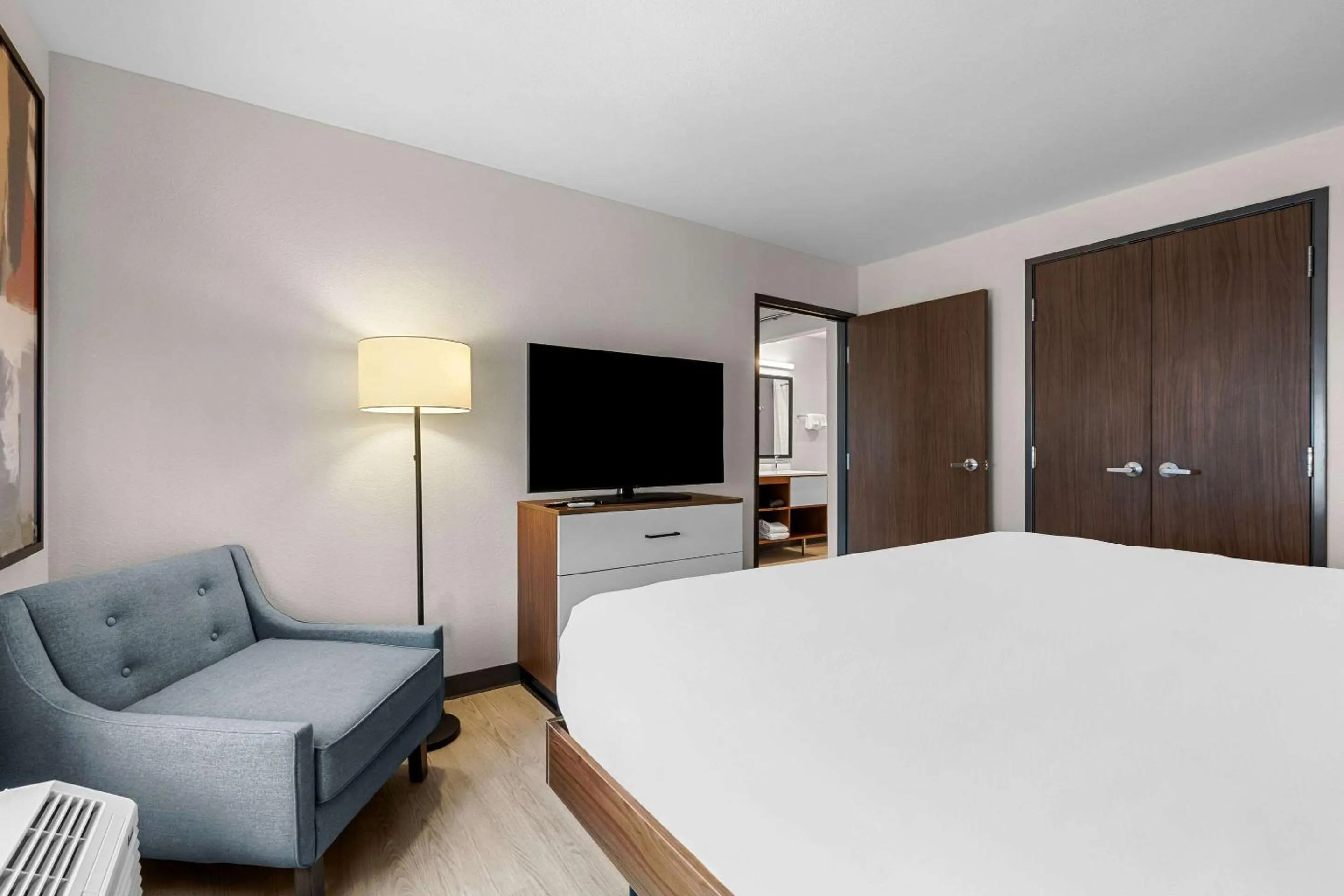 Bed in Everhome Suites Fayetteville near Fort Bragg