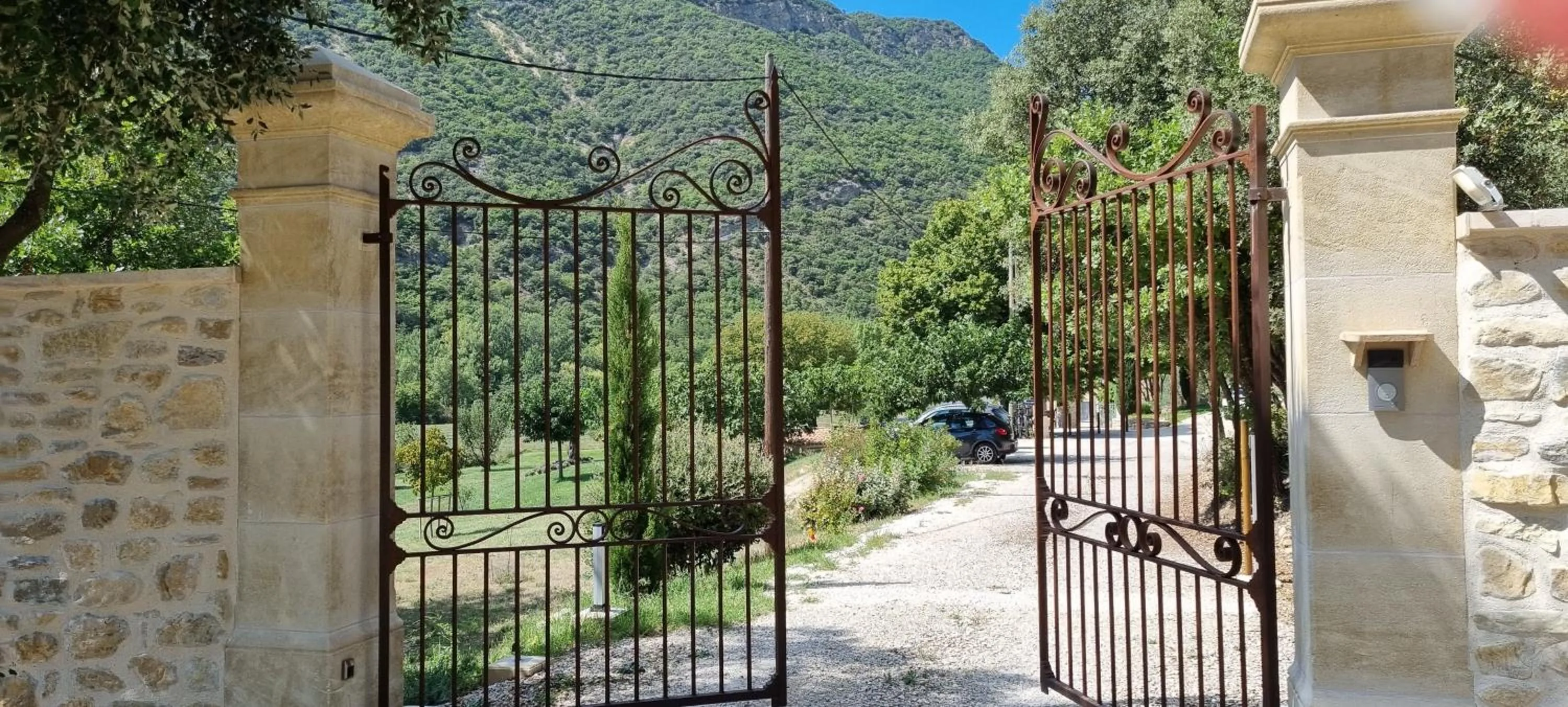 Property building in Mas De La Lance