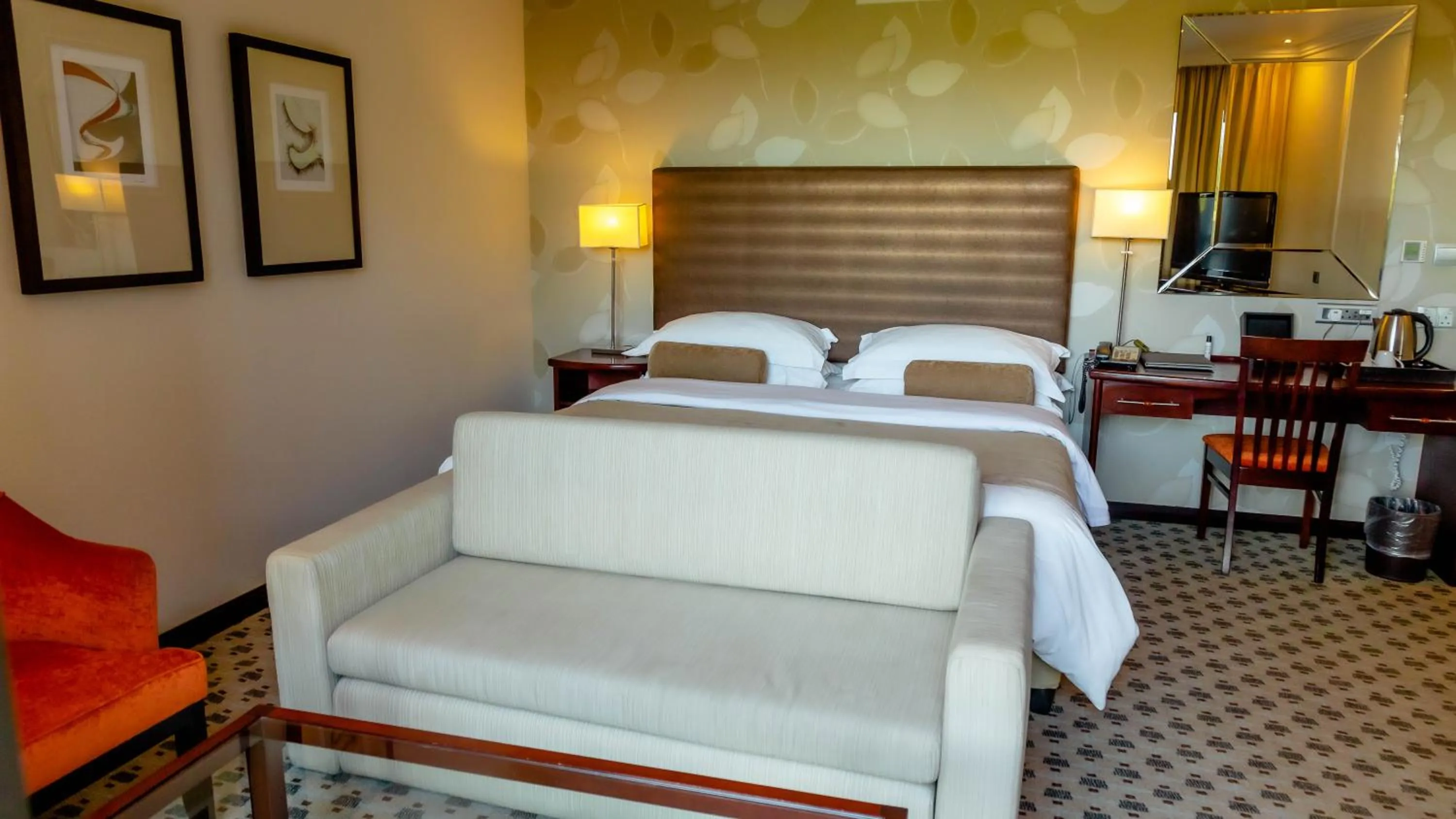 Bedroom, Bed in Phakalane Golf Estate Hotel & Convention Centre