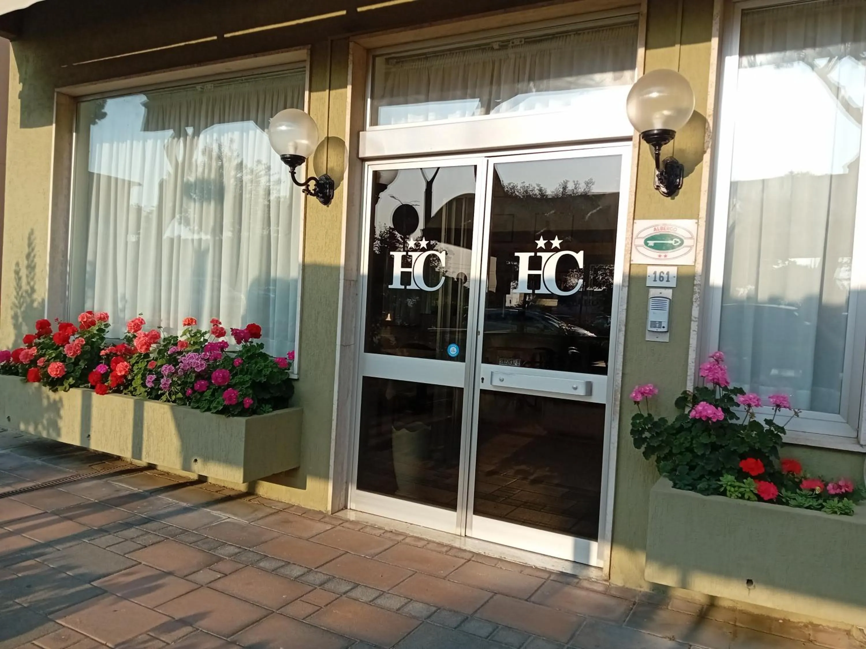 Facade/entrance in Hotel Cucciolo