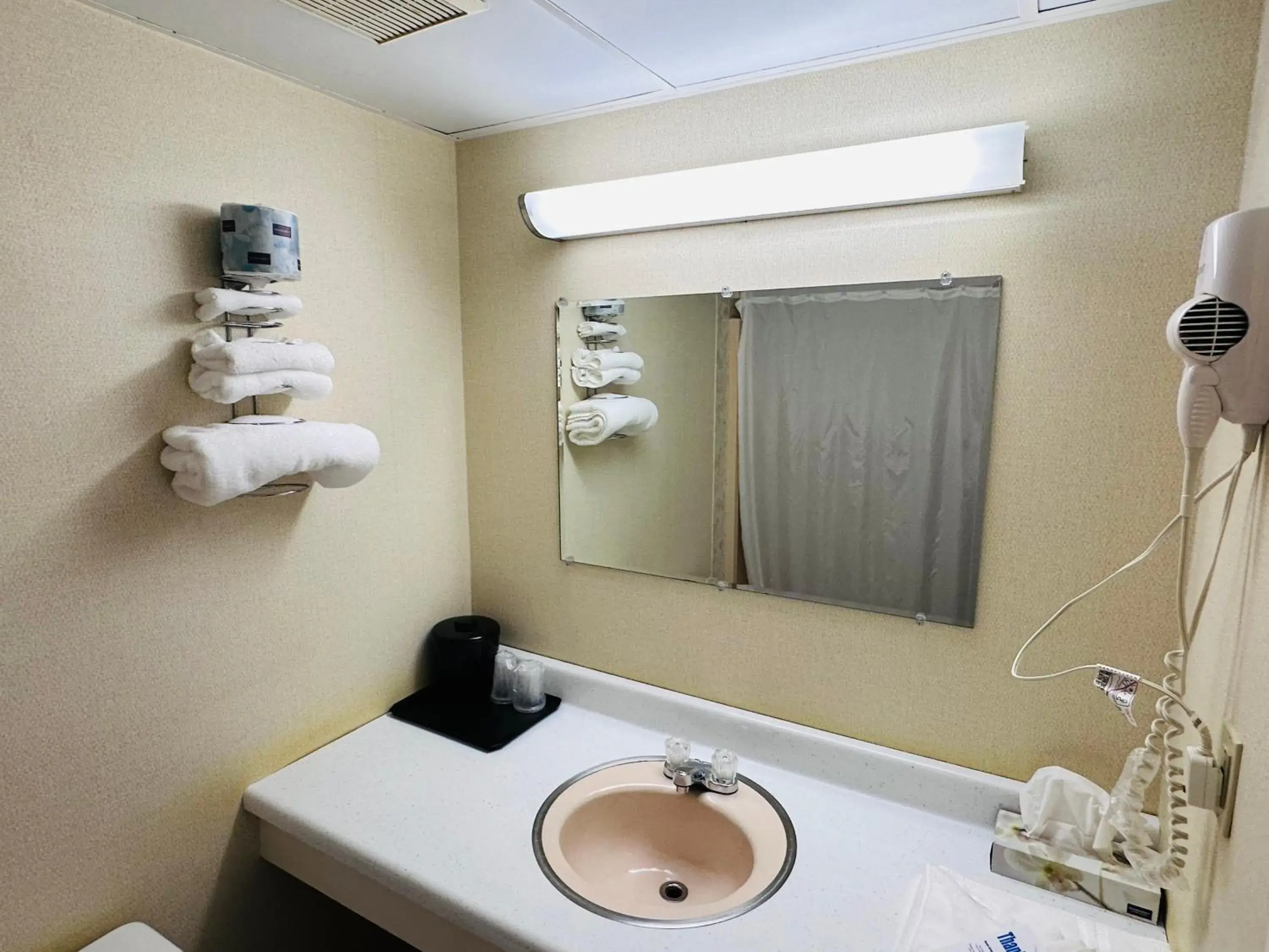 Standard Double Room in Pamola Motor Lodge Standard Double Room in Pamola Motor Lodge