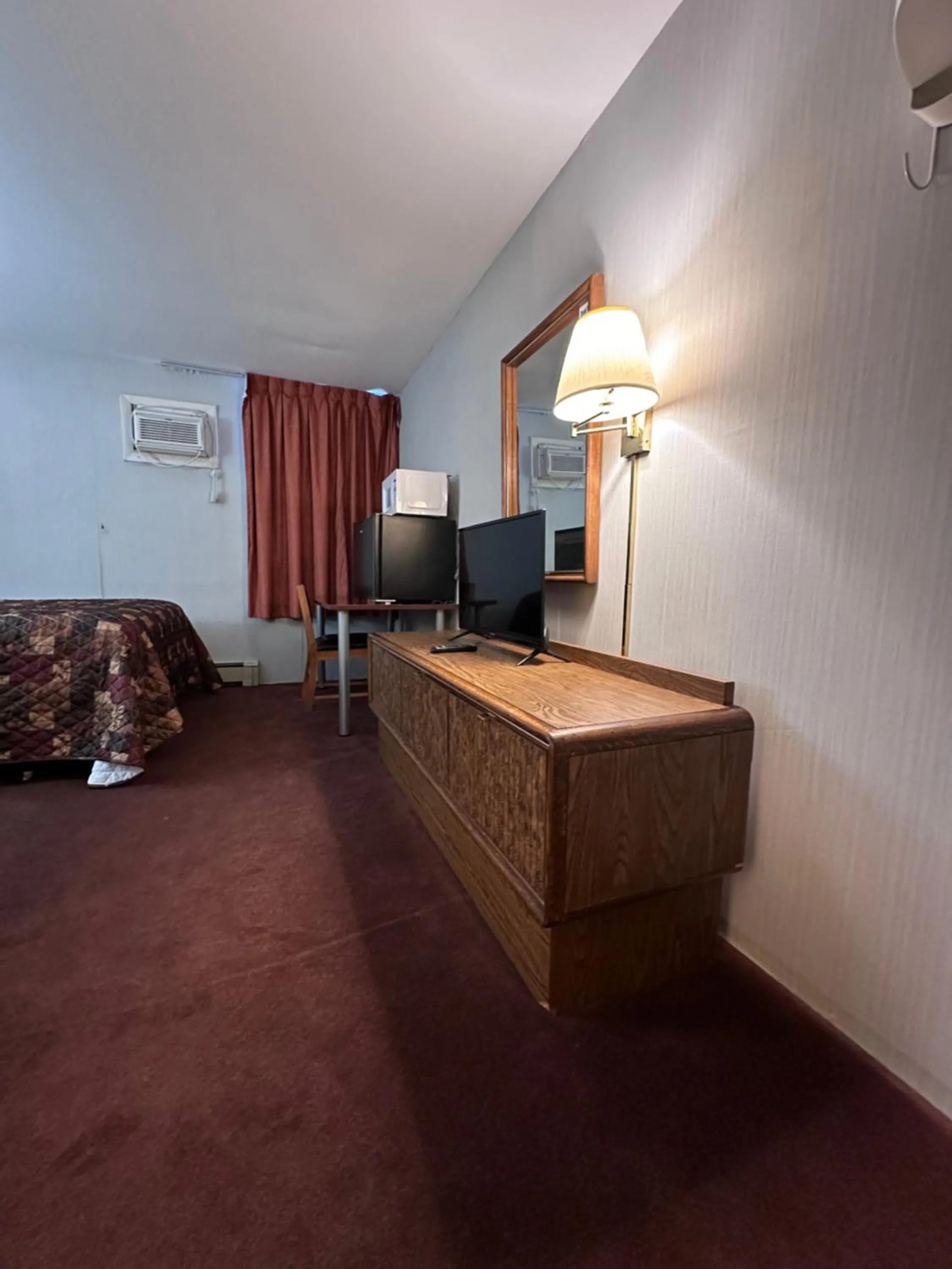 TV and multimedia in Pamola Motor Lodge