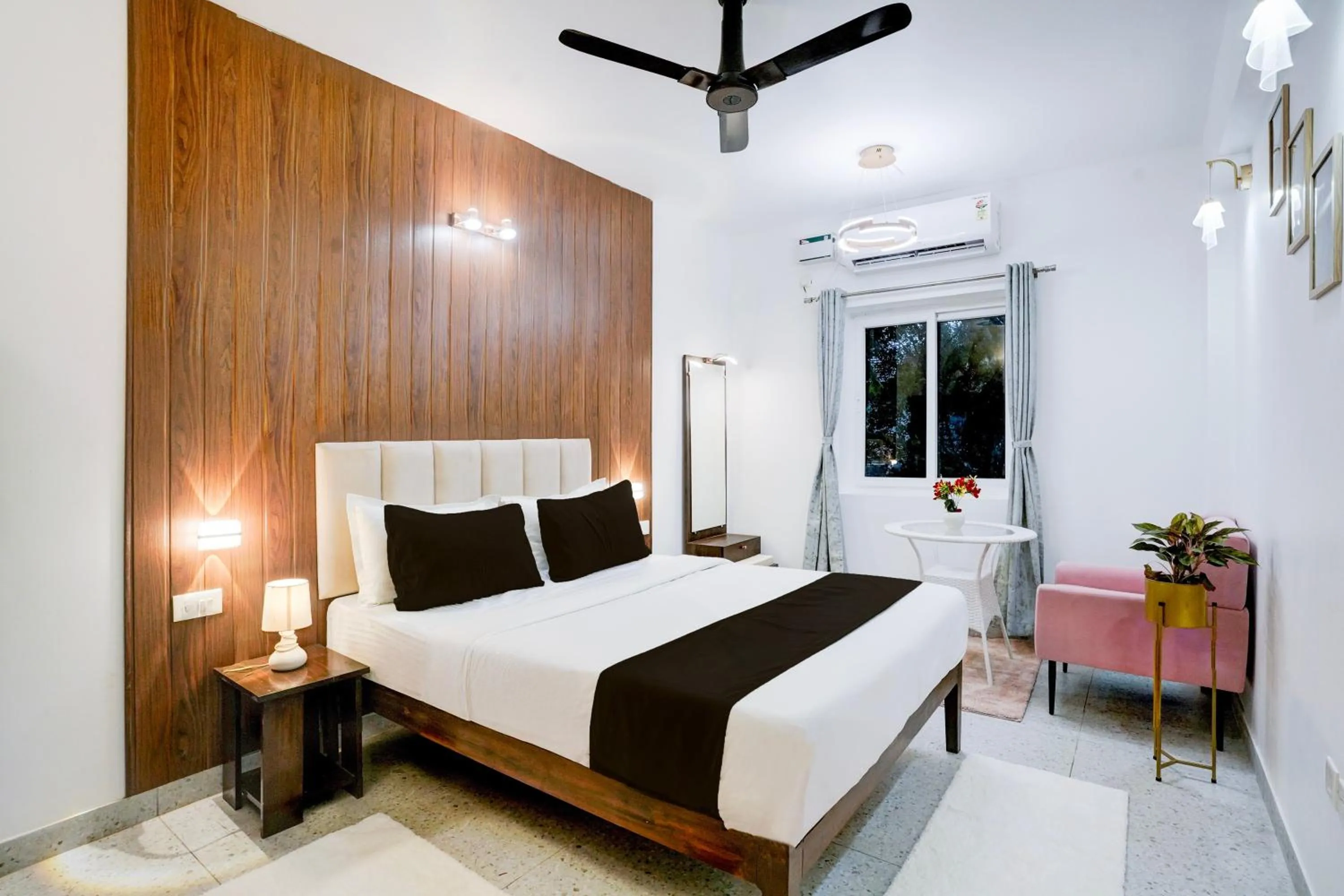 Bedroom, Bed in Naavinya by DanCenter - 1BHK apartment in Siolim
