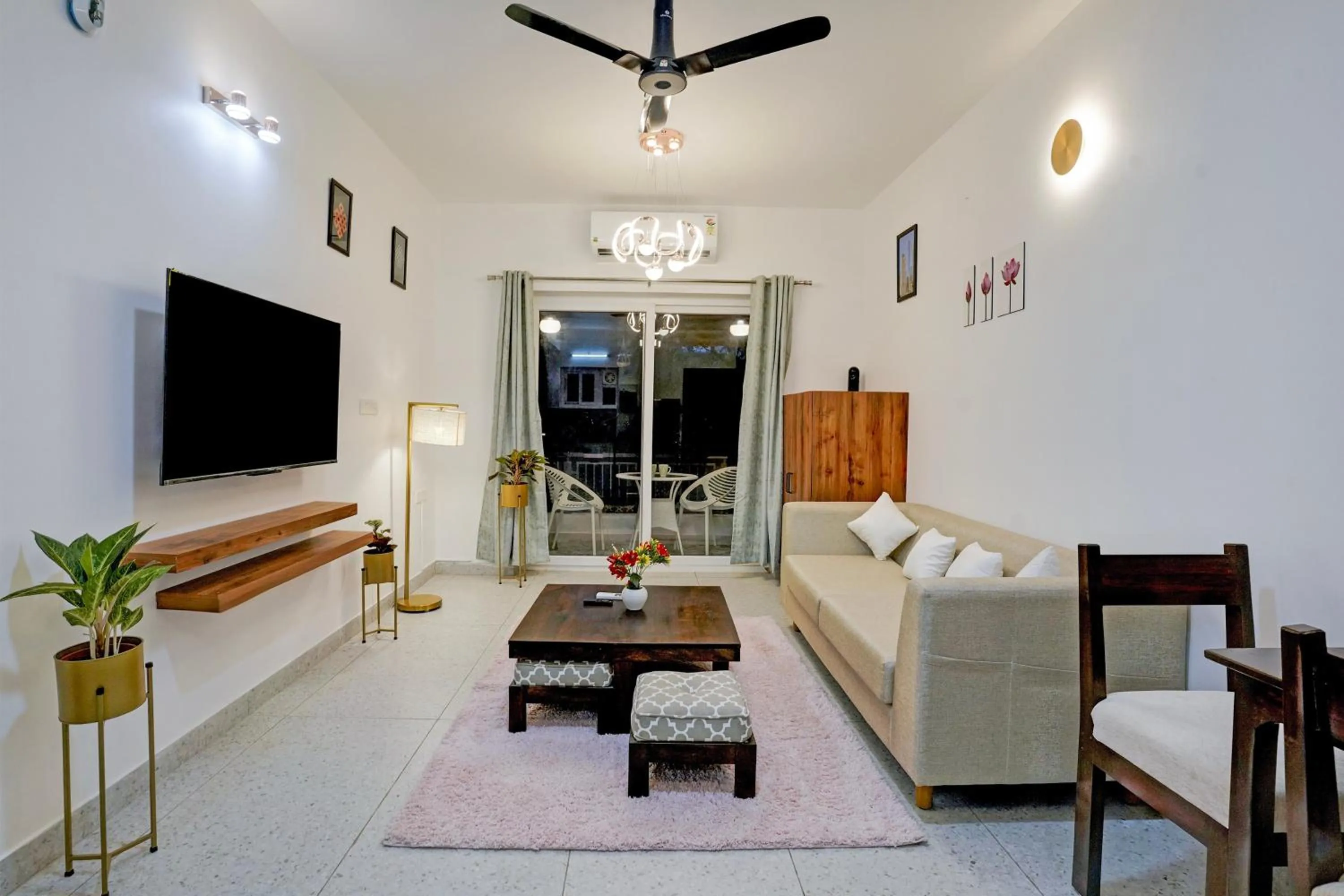 Bedroom in Naavinya by DanCenter - 1BHK apartment in Siolim