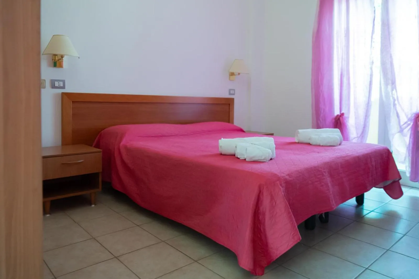 Bedroom, Bed in Hotel Palme Gemelle