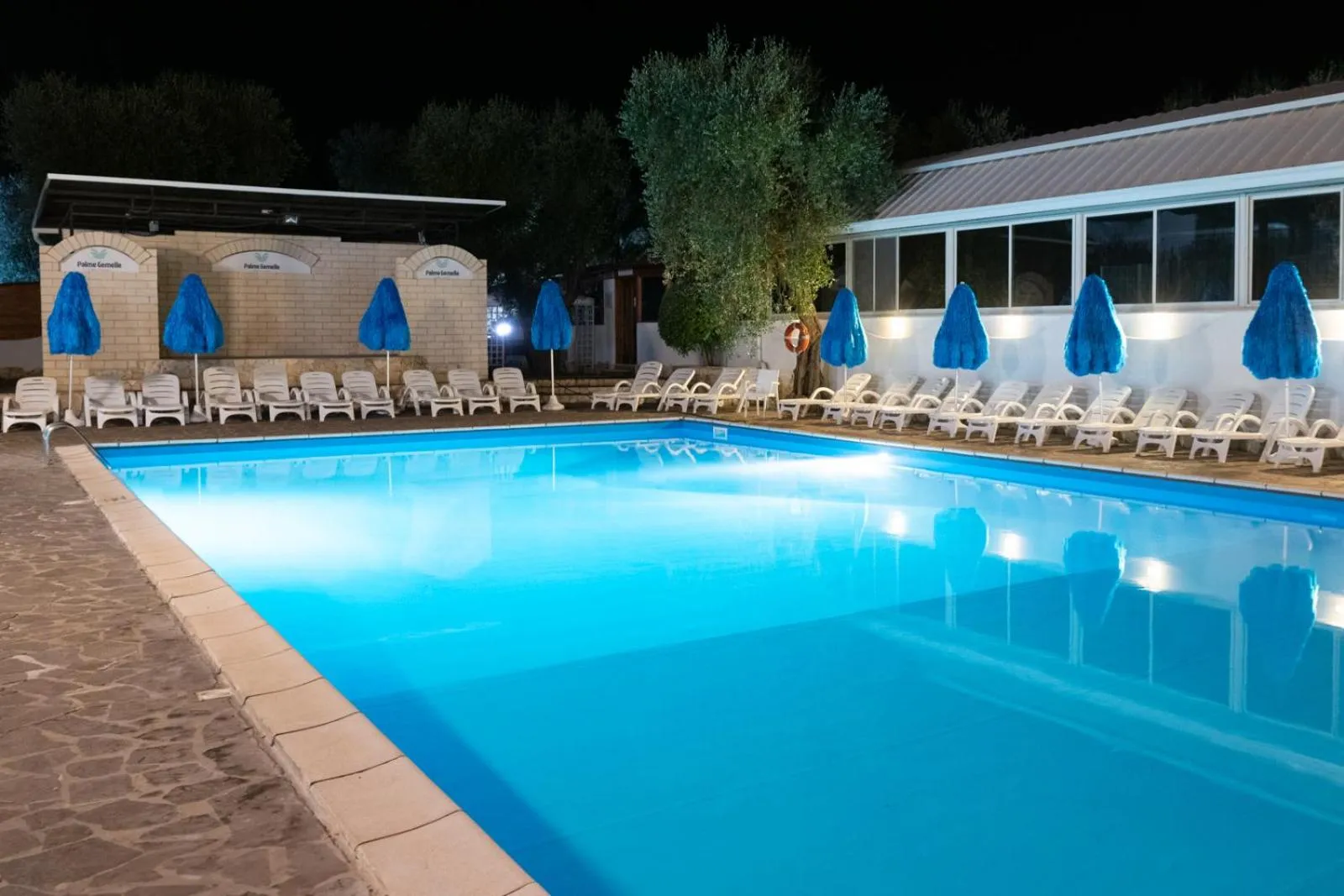 Night in Hotel Palme Gemelle