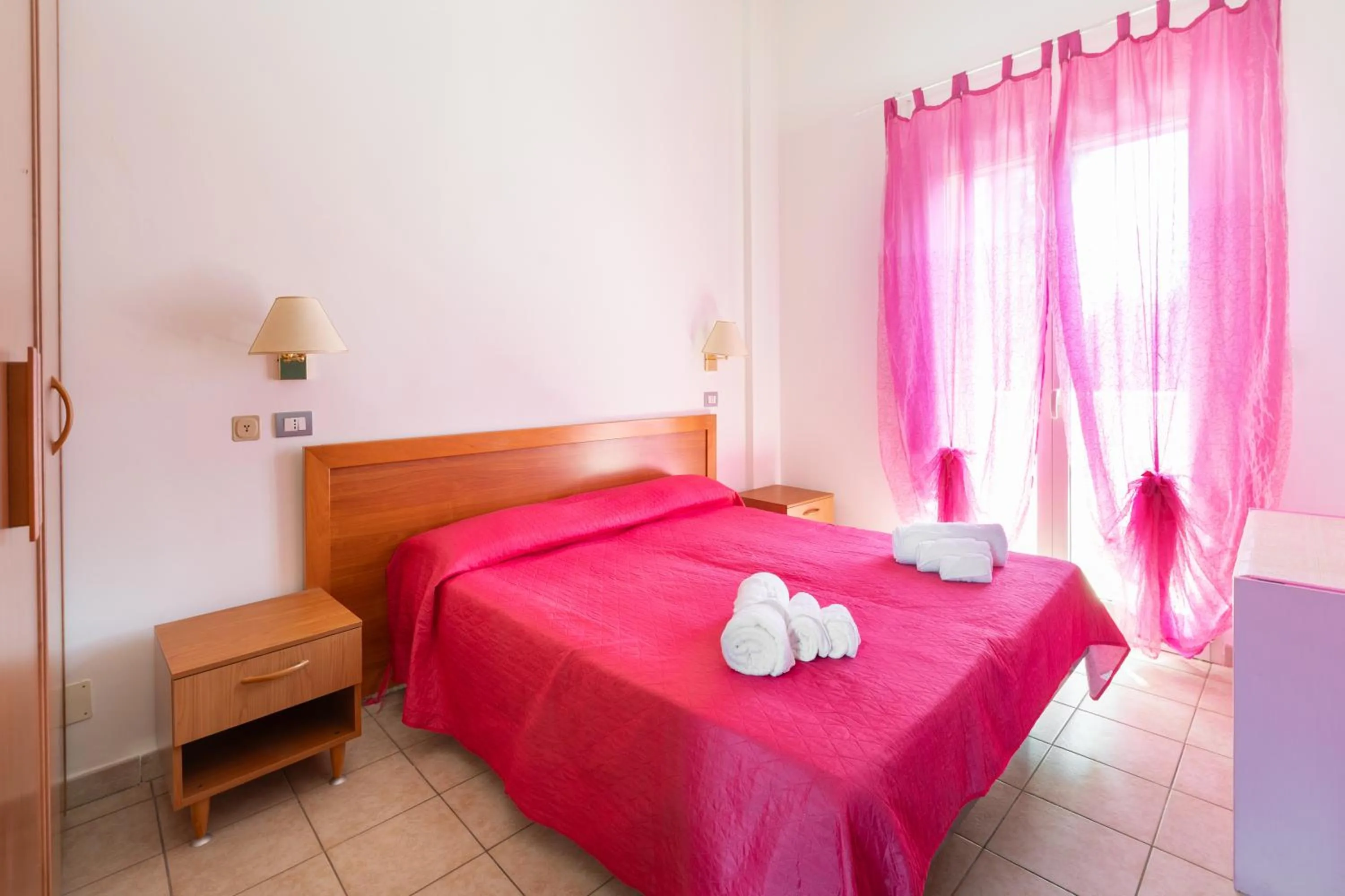 Bedroom, Bed in Hotel Palme Gemelle