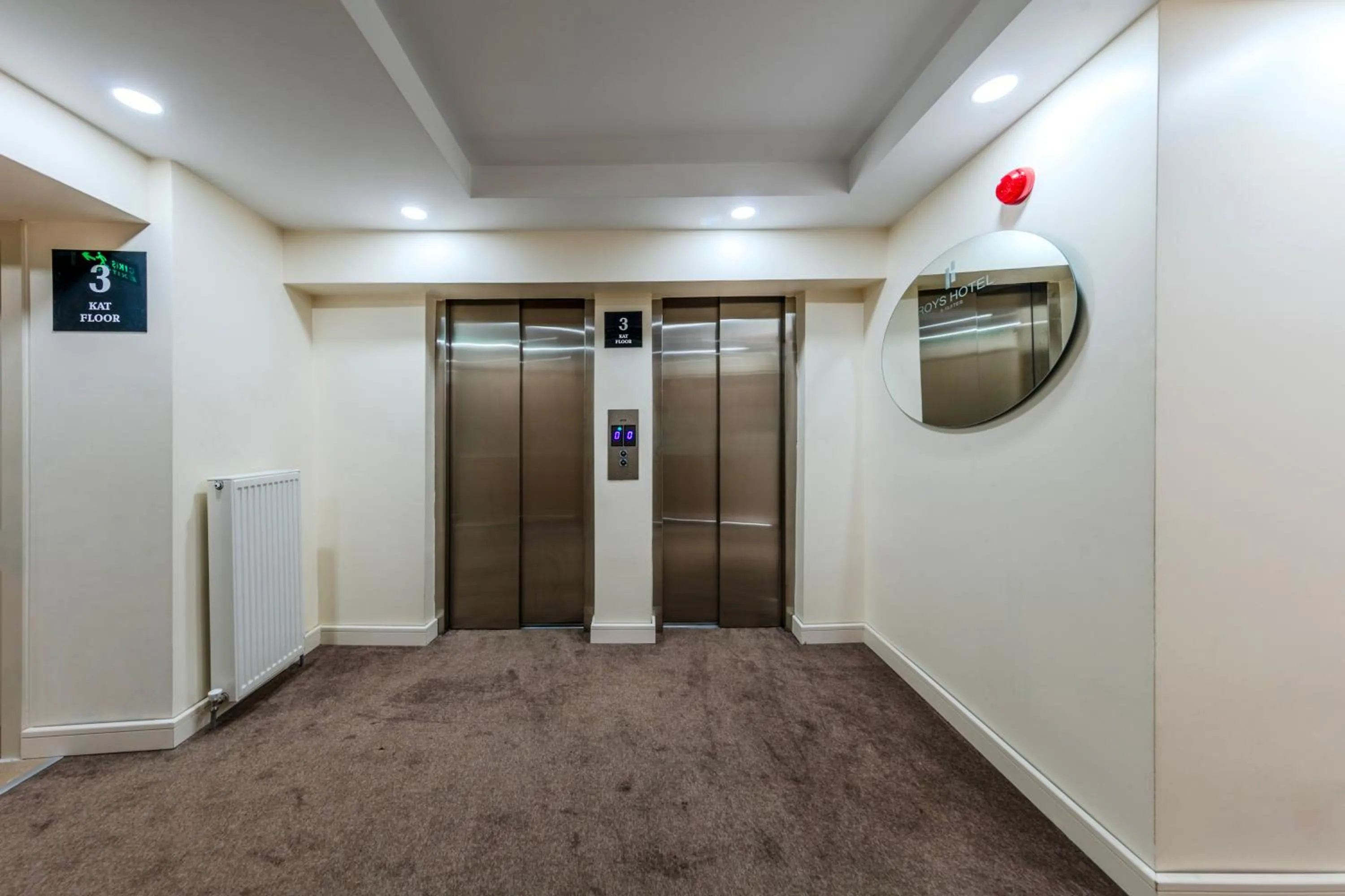 elevator in Roys Hotel & Suites